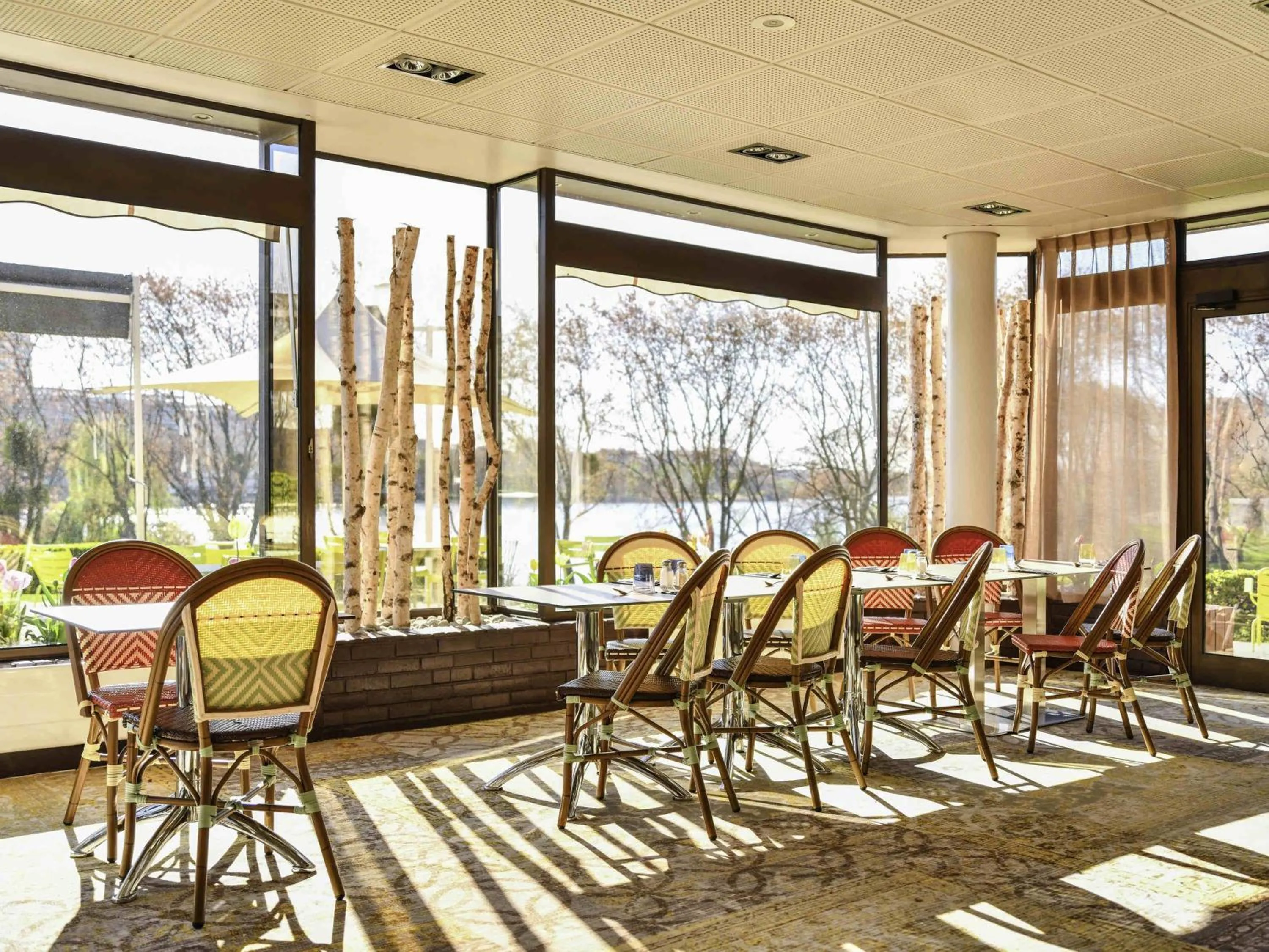 Restaurant/places to eat in Novotel Paris Créteil Le Lac