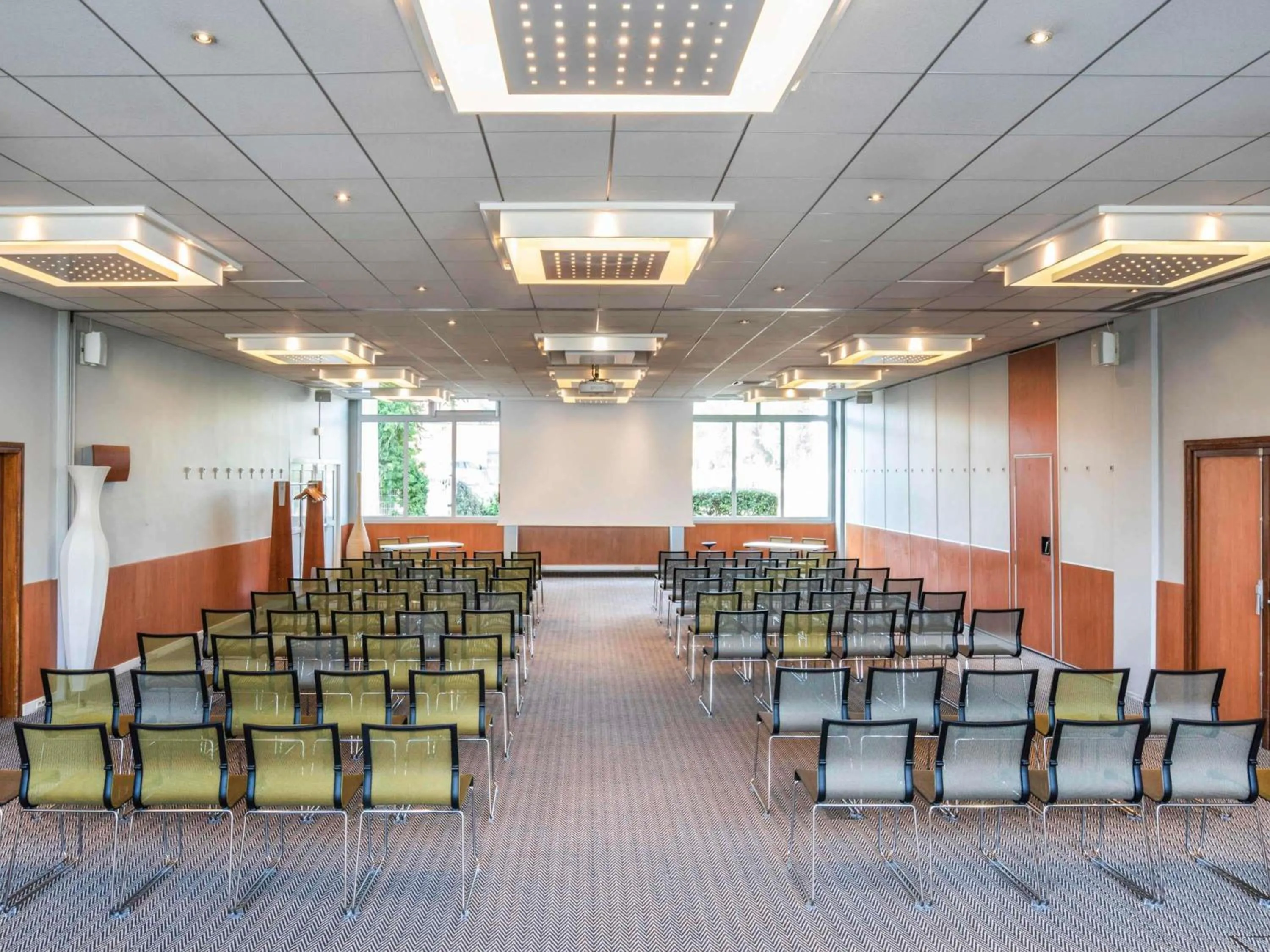 Meeting/conference room in Hotel Novotel Evry Courcouronnes