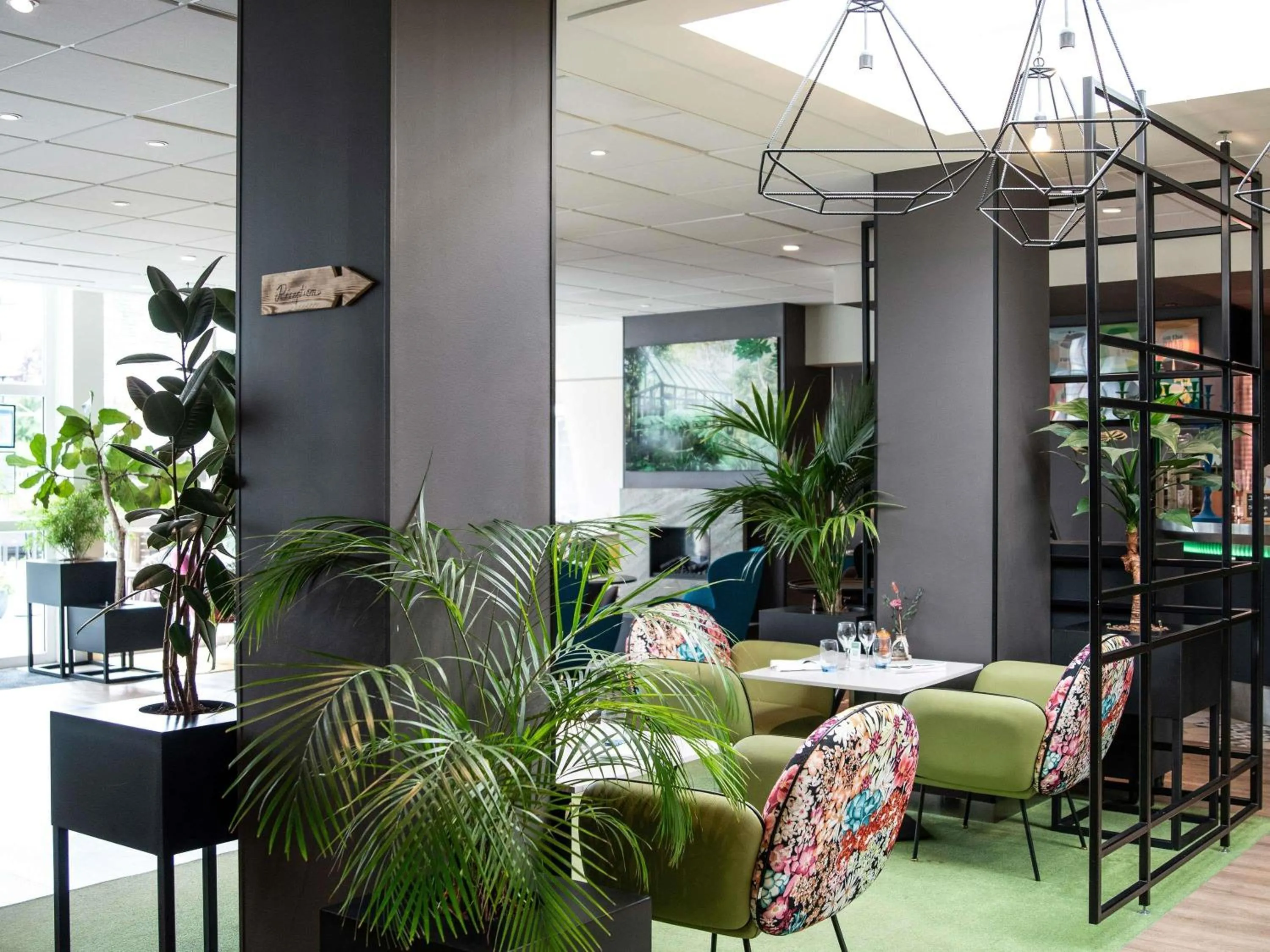 Restaurant/places to eat in Hotel Novotel Evry Courcouronnes