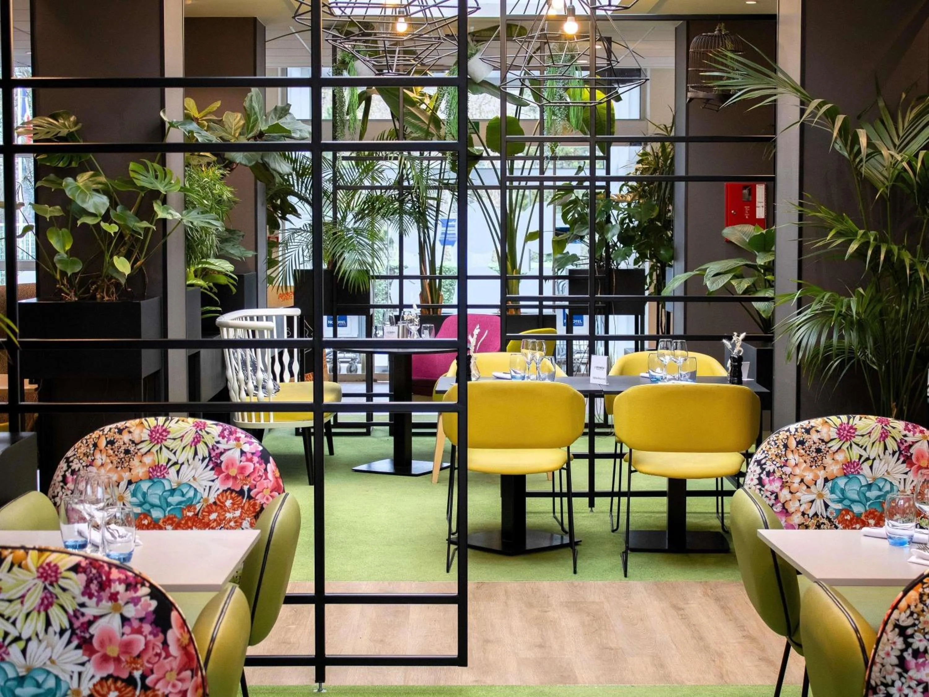 Property building in Hotel Novotel Evry Courcouronnes