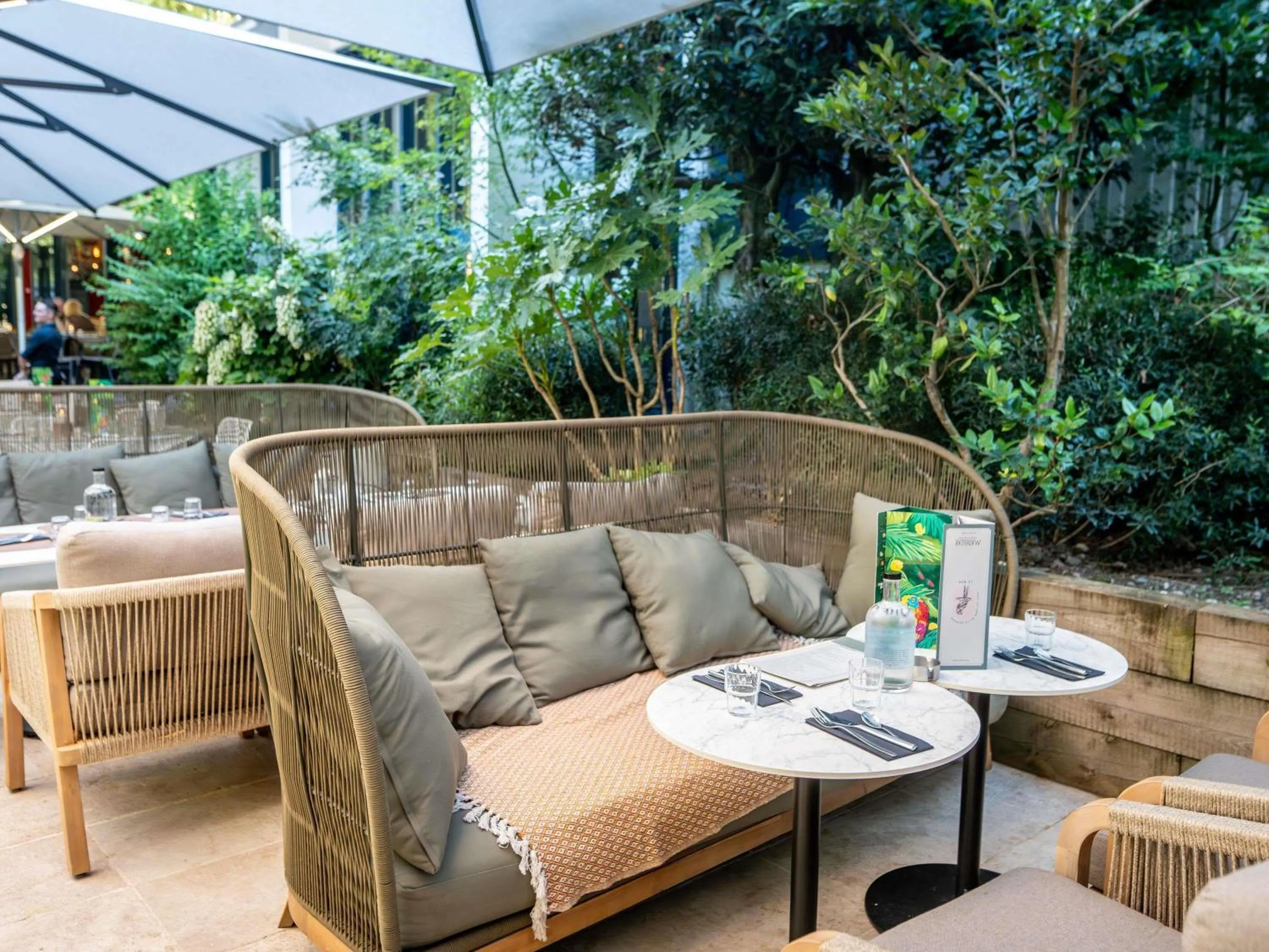 Restaurant/places to eat in Novotel Valence Sud