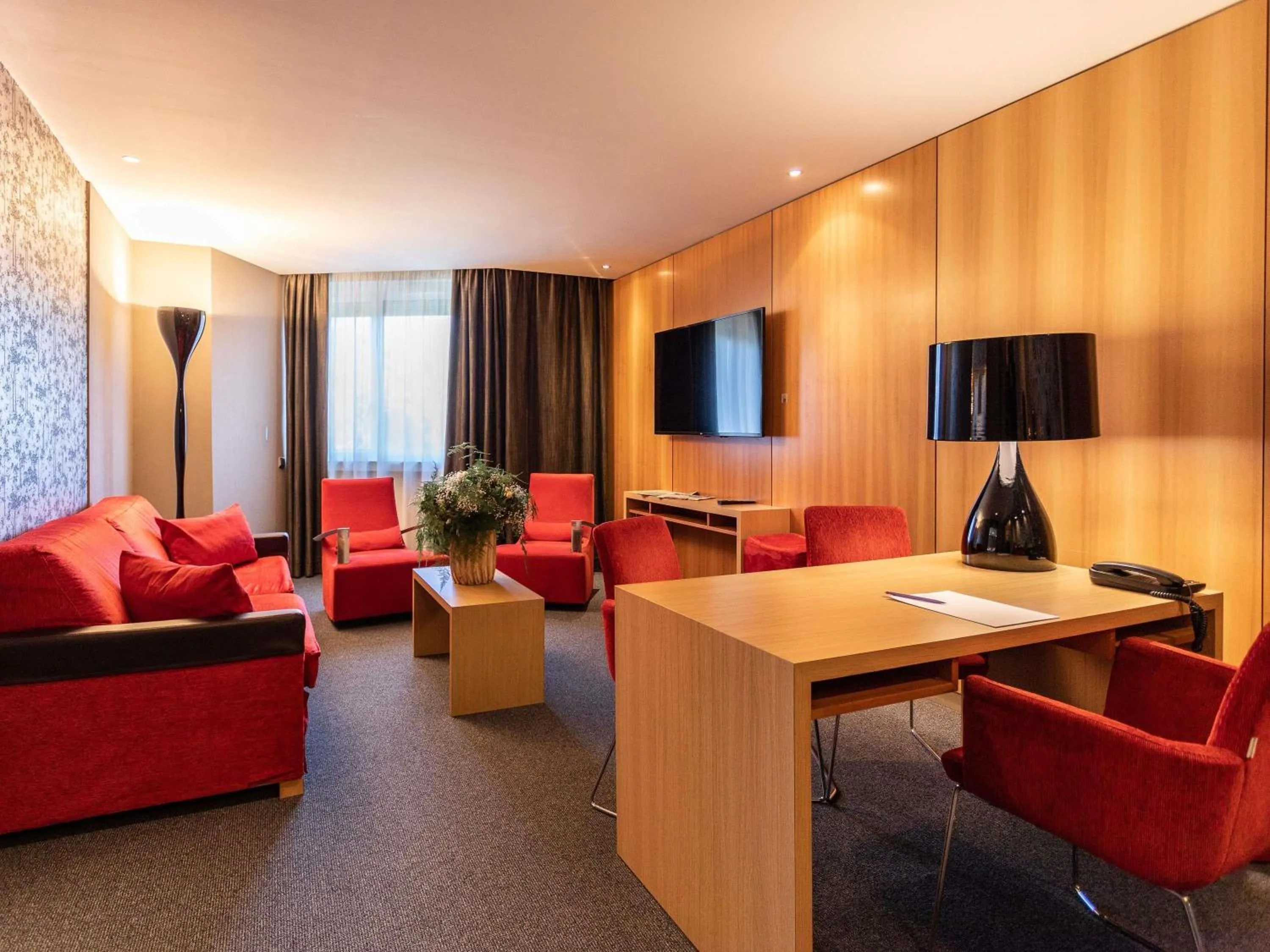 Photo of the whole room in Novotel Valence Sud