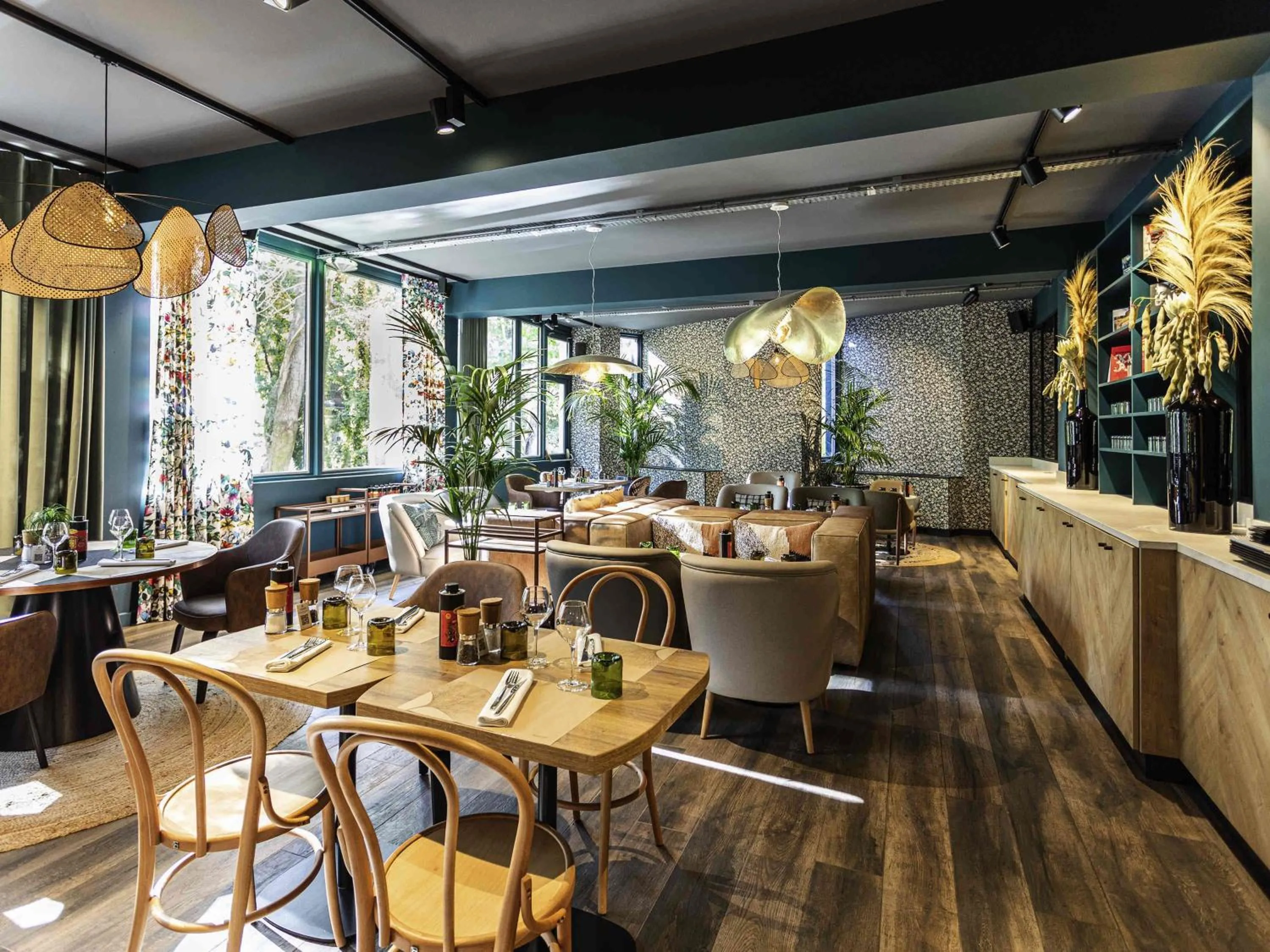 Restaurant/places to eat in Novotel Valence Sud