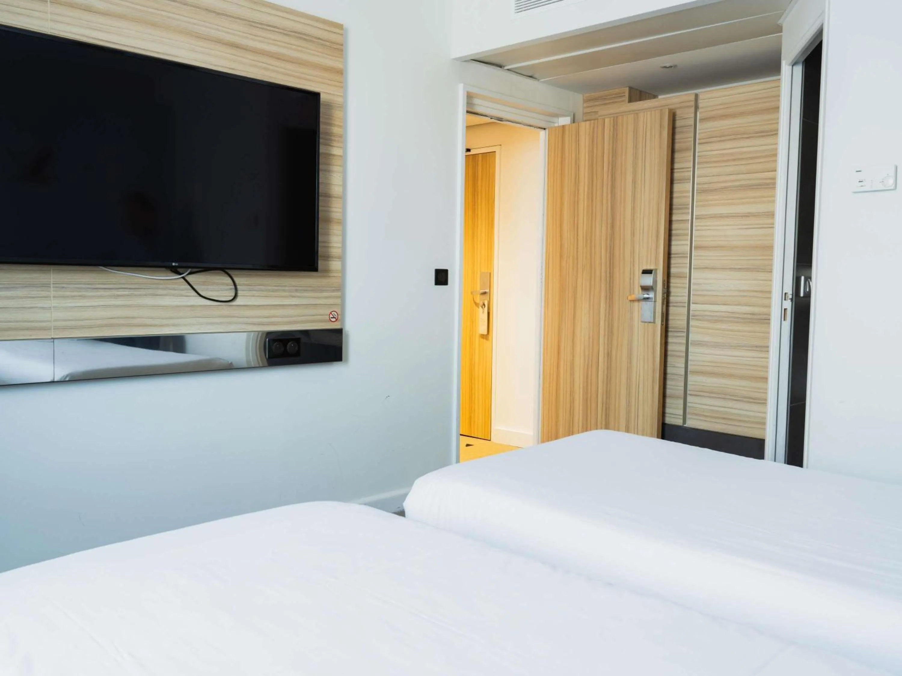Bedroom, Bed in Novotel Valence Sud
