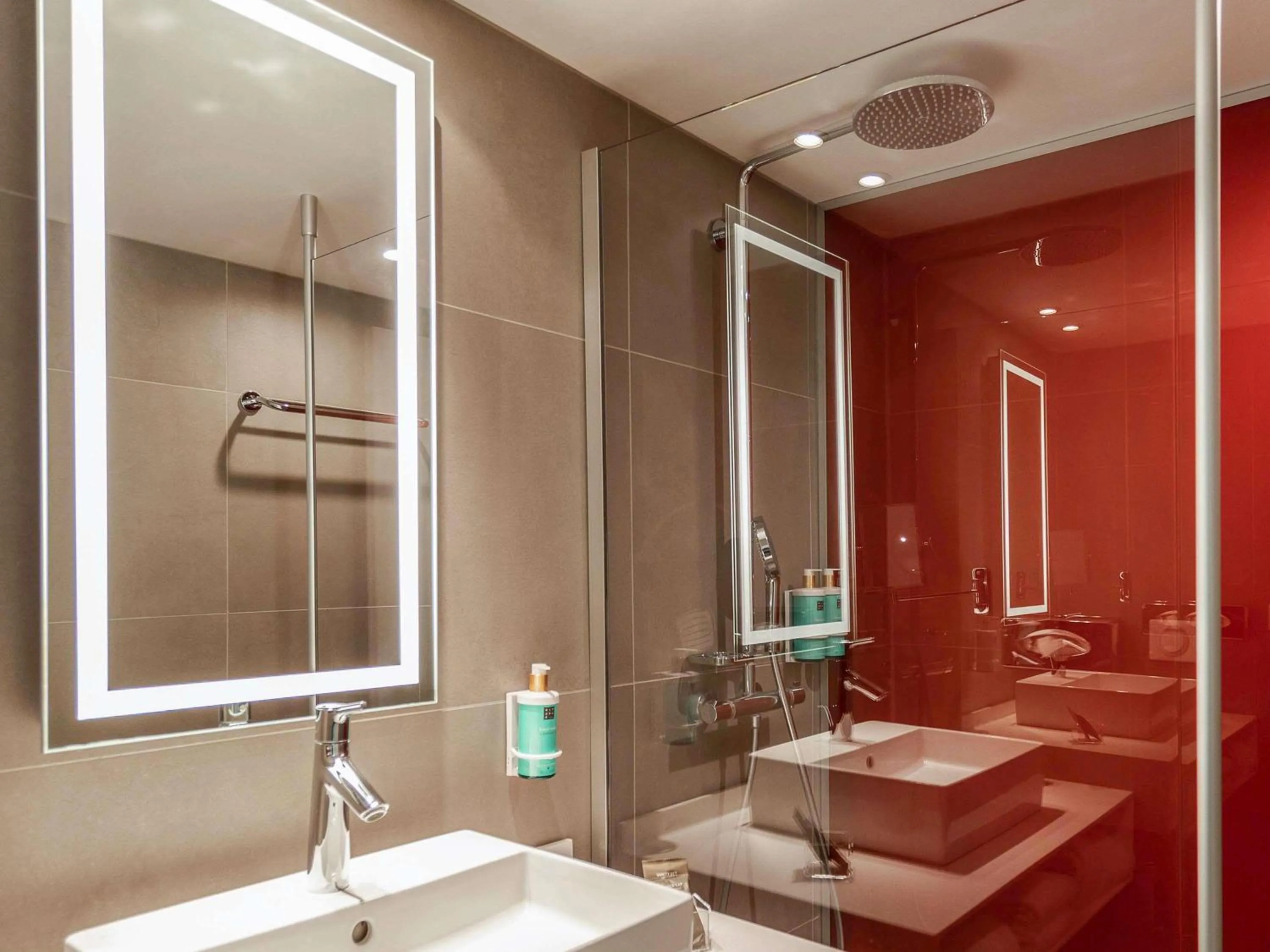 Bedroom in Novotel Valence Sud