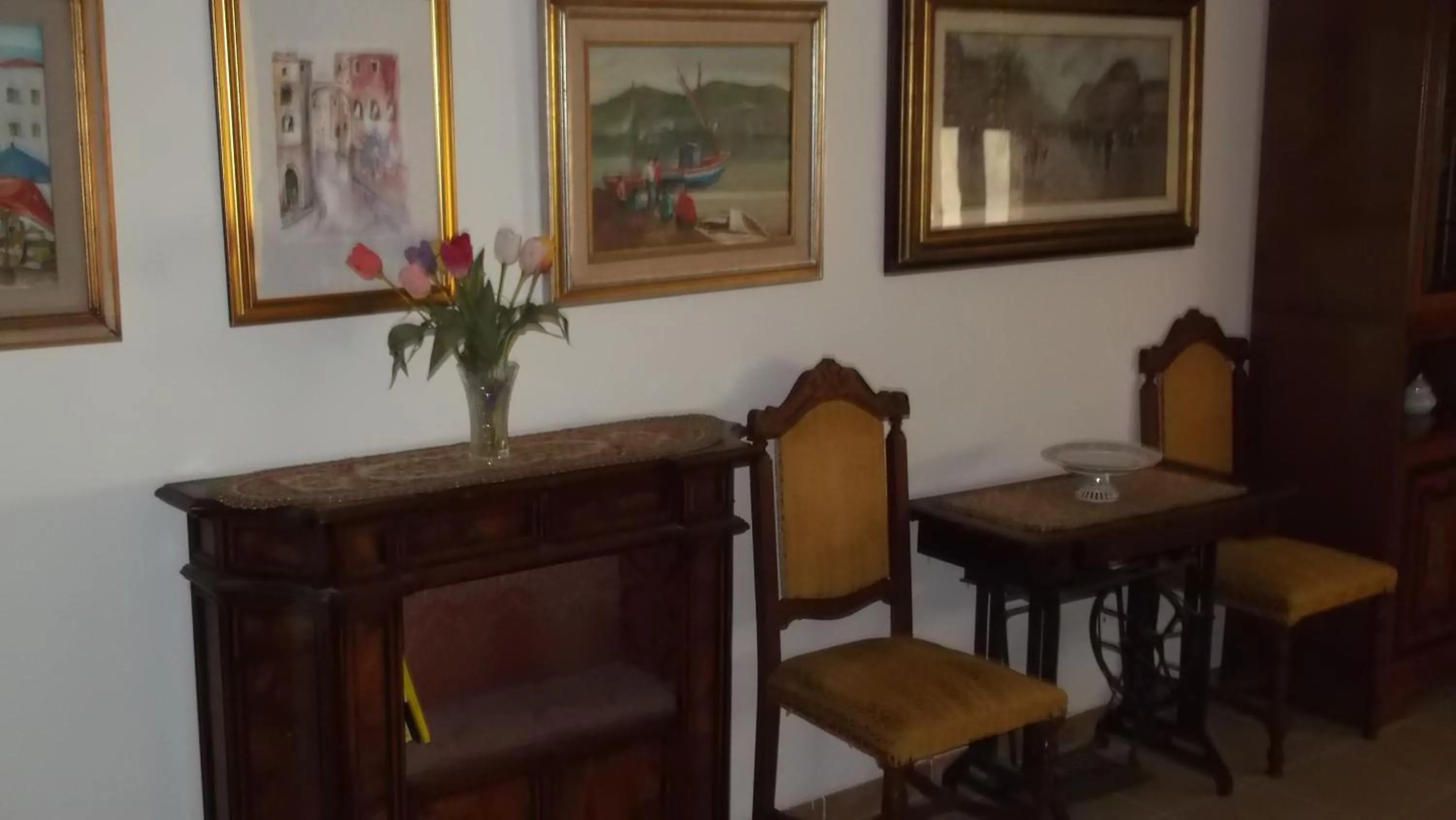 Communal lounge/ TV room in Solimarina