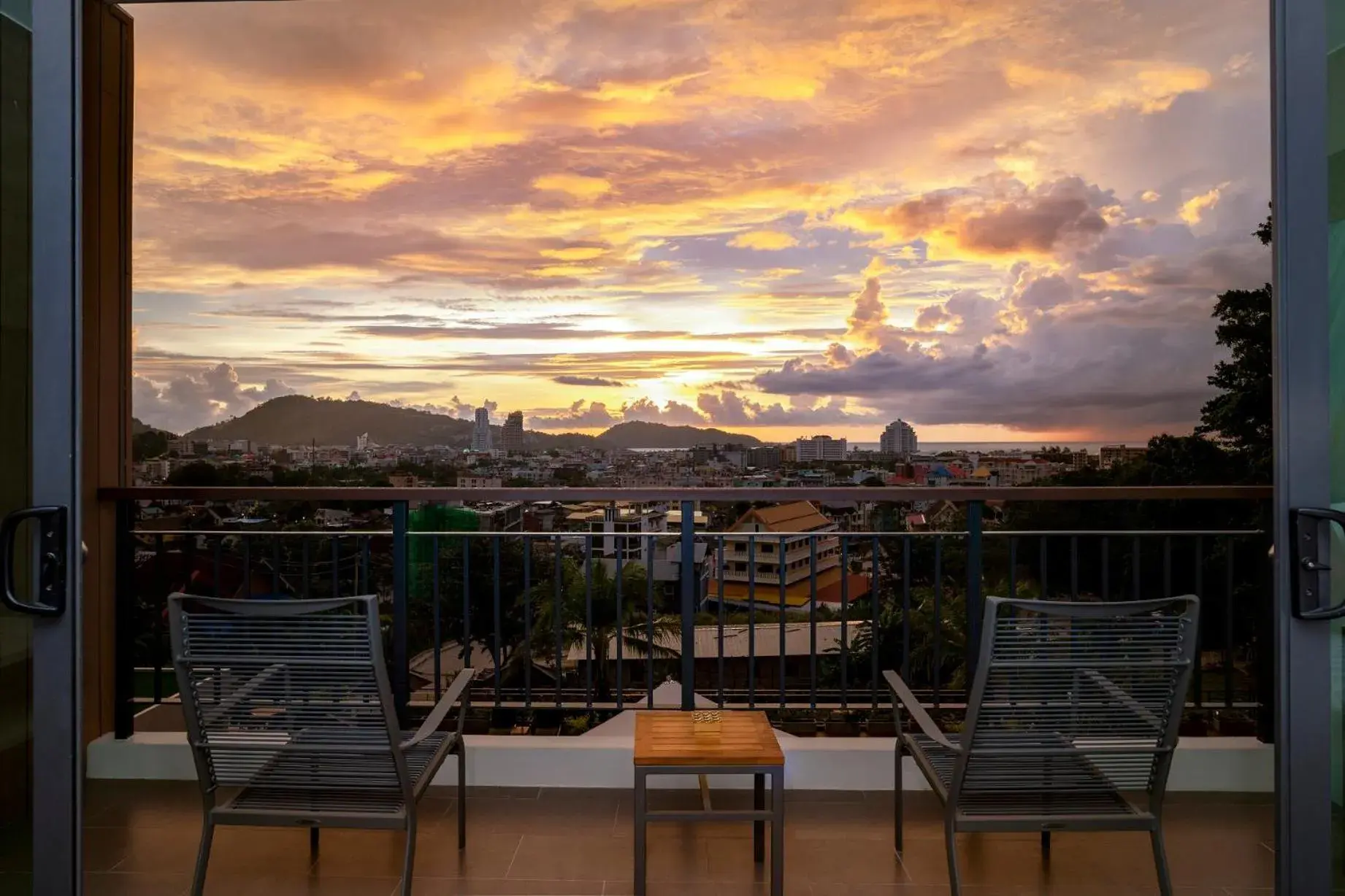 Patong Sunset Room in SKYVIEW Resort Phuket Patong Beach Patong Sunset Room in SKYVIEW Resort Phuket Patong Beach