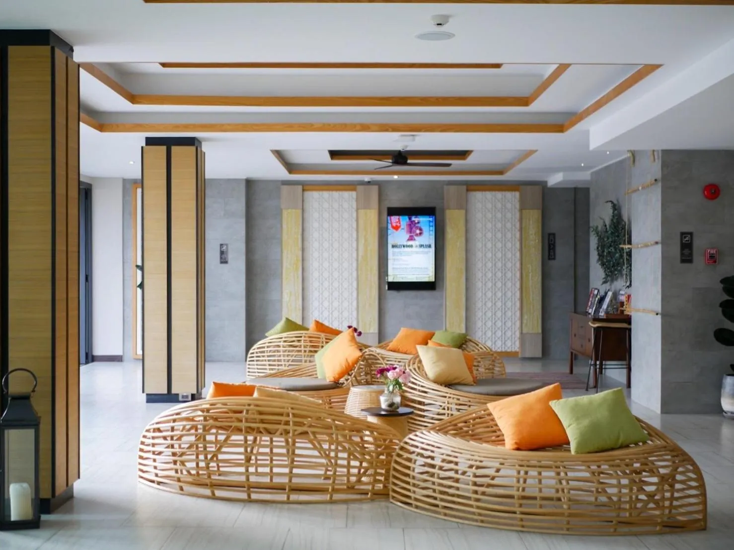 Lobby or reception, Bed in SKYVIEW Resort Phuket Patong Beach