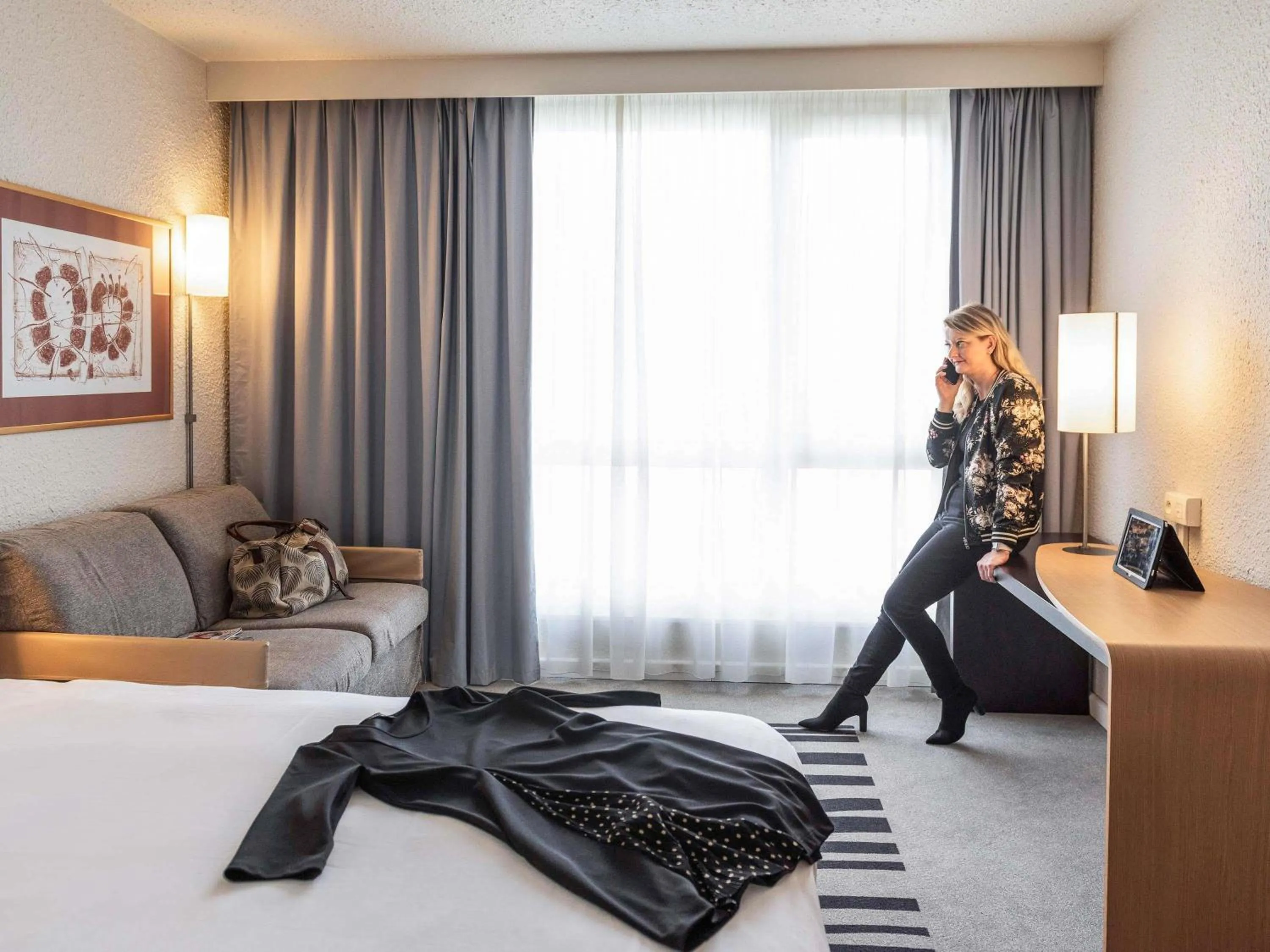 Bedroom, Bed in Hôtel Novotel Valenciennes