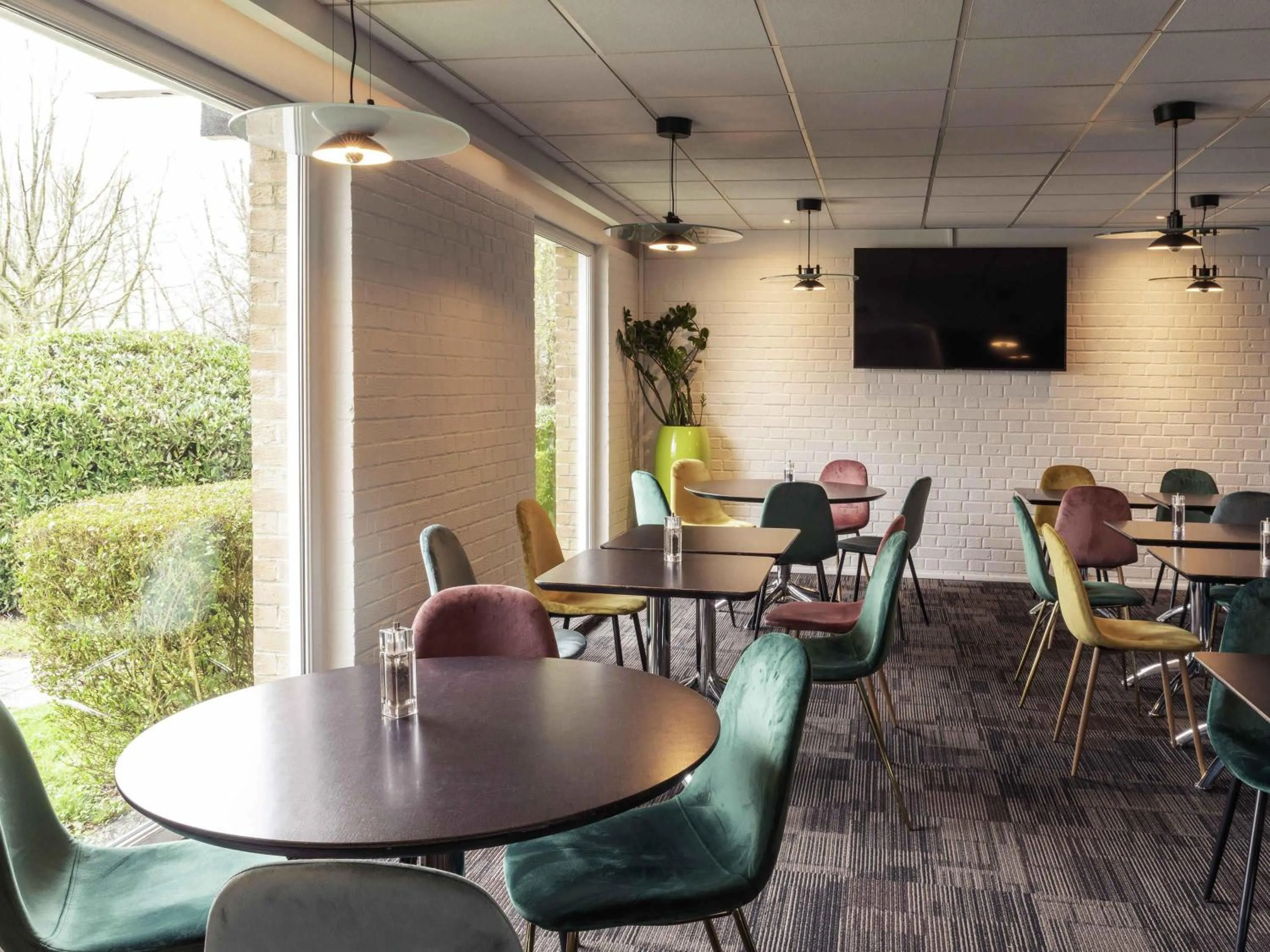 Restaurant/places to eat in Hôtel Novotel Valenciennes