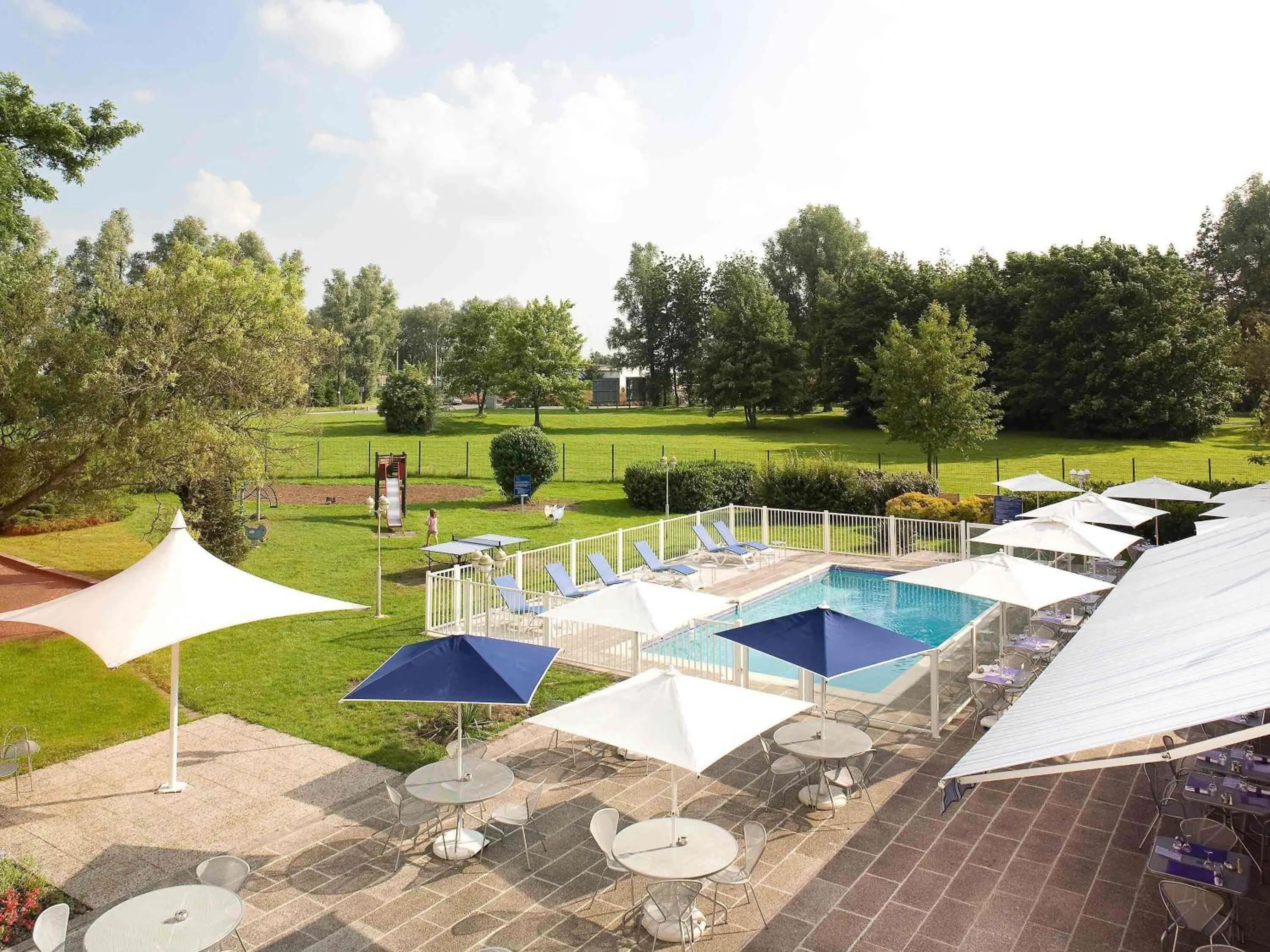Pool view in Hôtel Novotel Valenciennes