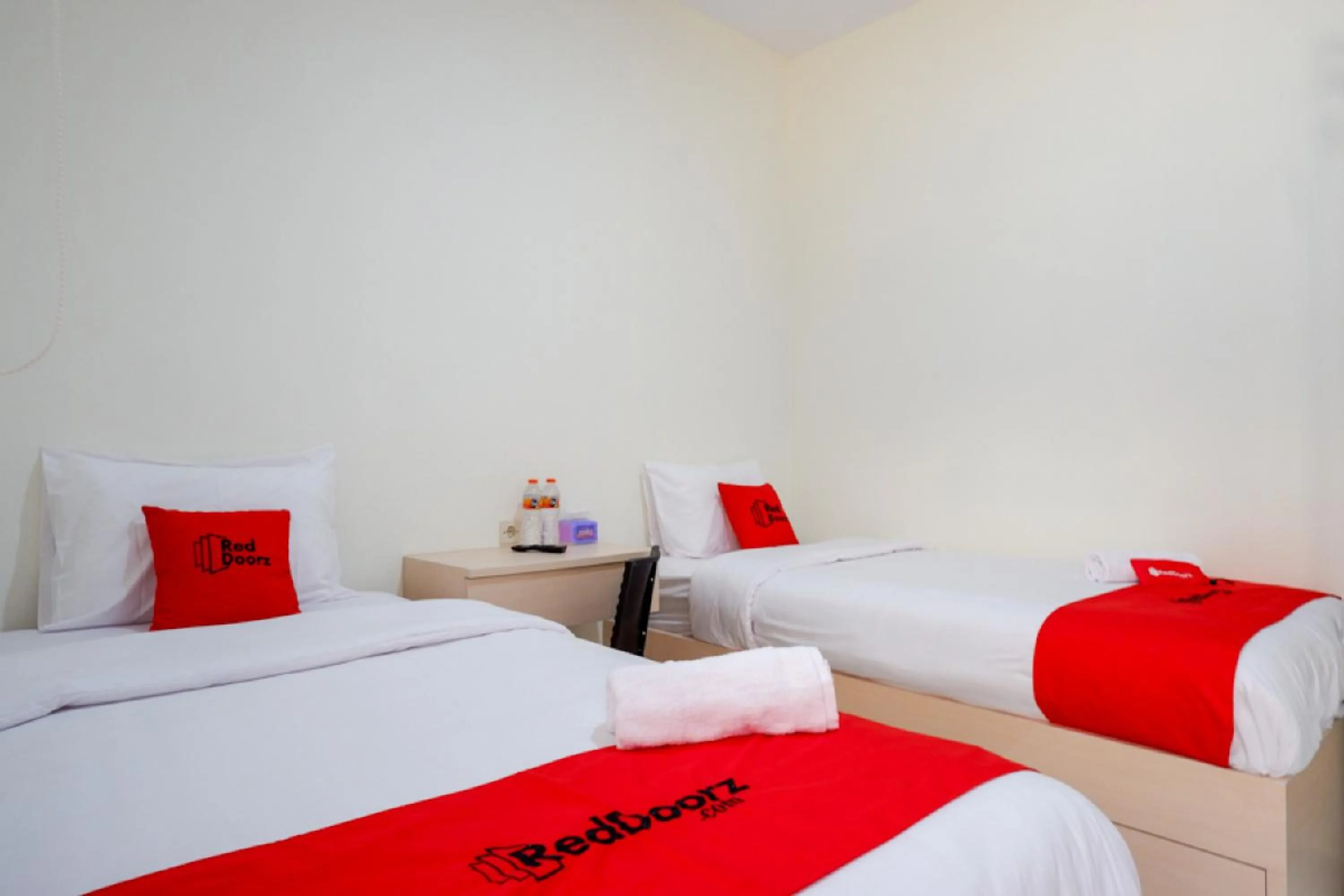 Bedroom, Bed in RedDoorz near Alun Alun Kudus 2