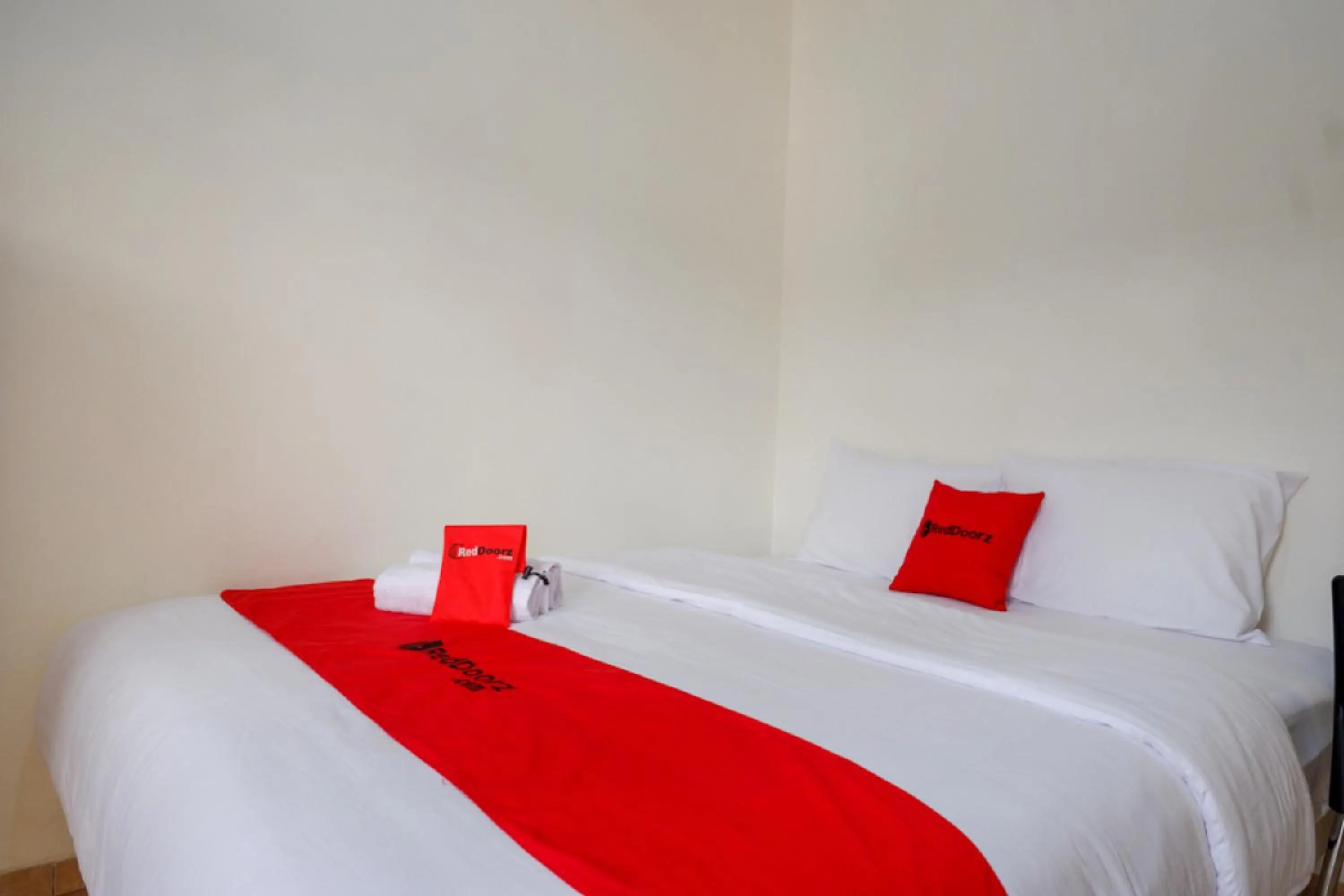 Bedroom, Bed in RedDoorz near Alun Alun Kudus 2