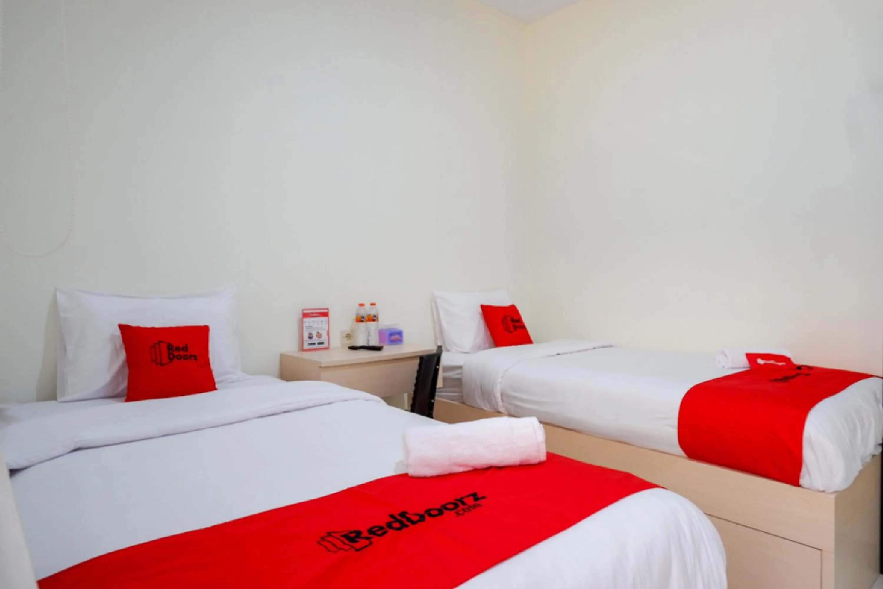 Bedroom, Bed in RedDoorz near Alun Alun Kudus 2