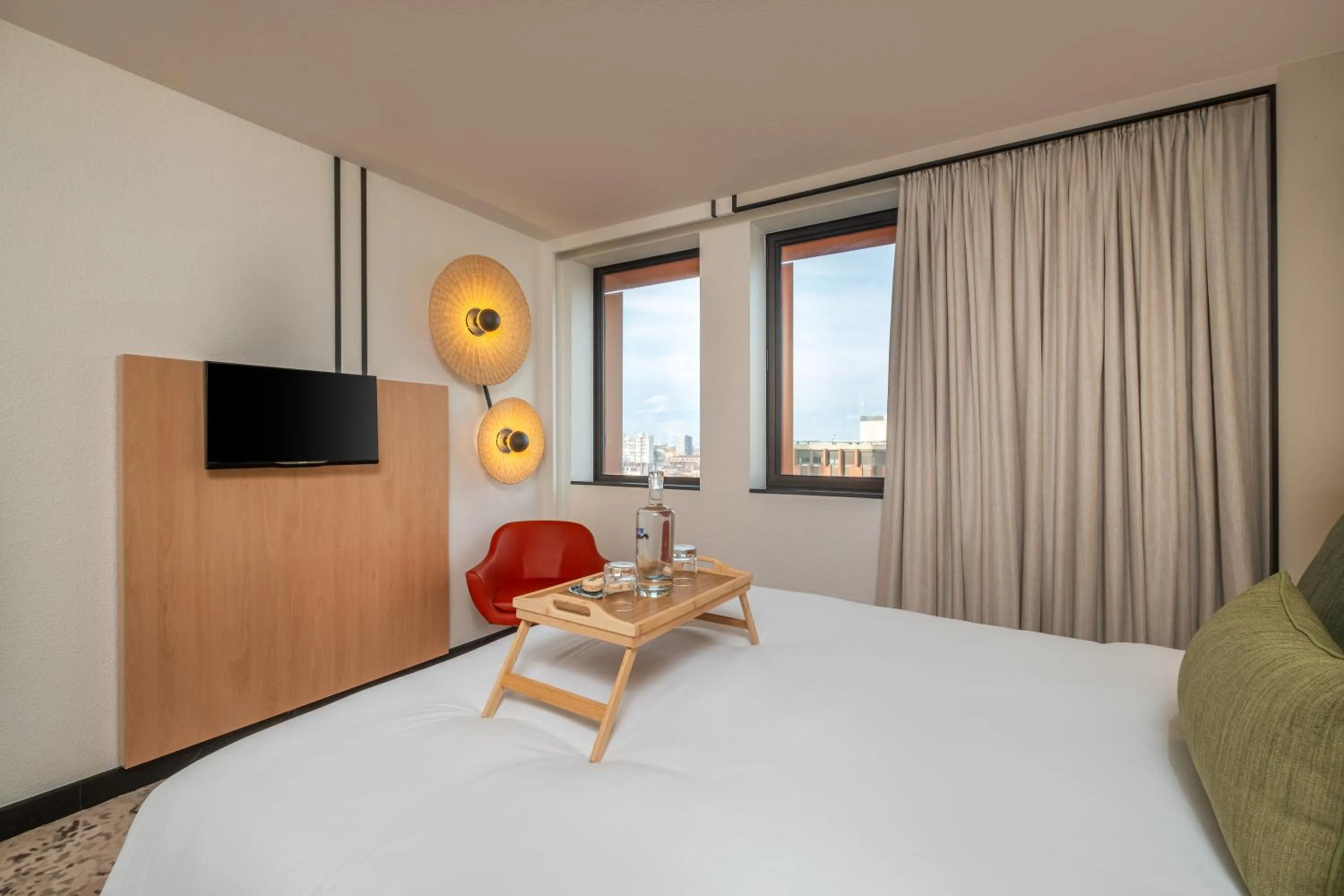 Bedroom, Bed in FirstName Toulouse Résidence