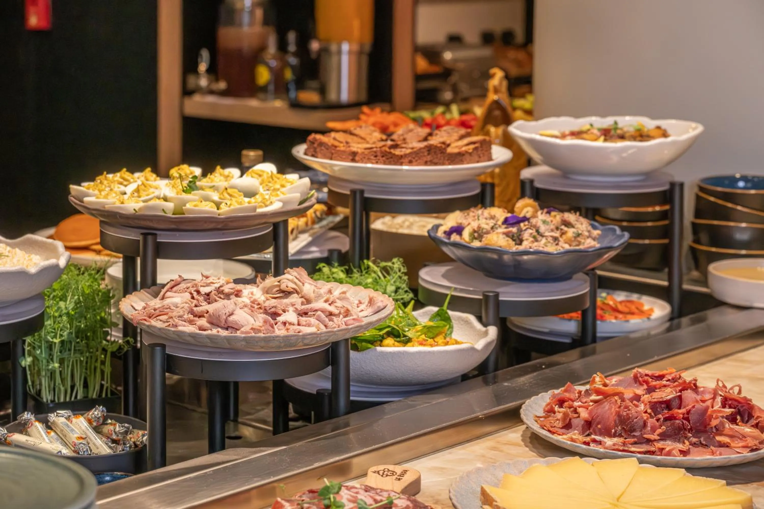 Restaurant/places to eat in FirstName Toulouse Résidence