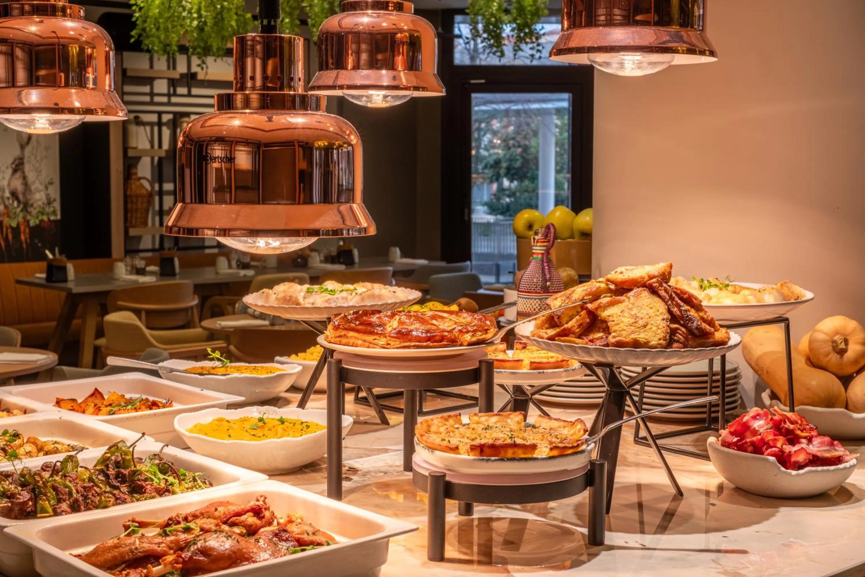 Restaurant/places to eat in FirstName Toulouse Résidence