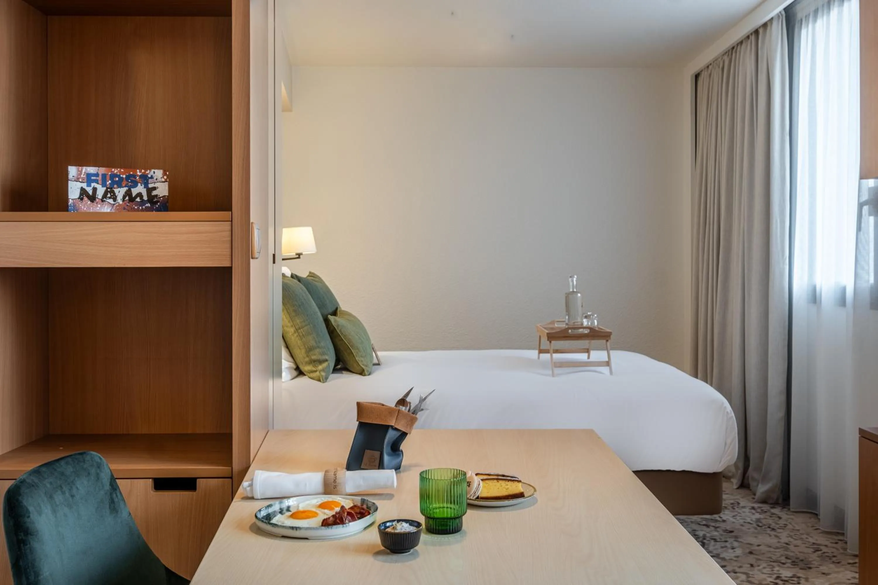 Bedroom, Bed in FirstName Toulouse Résidence