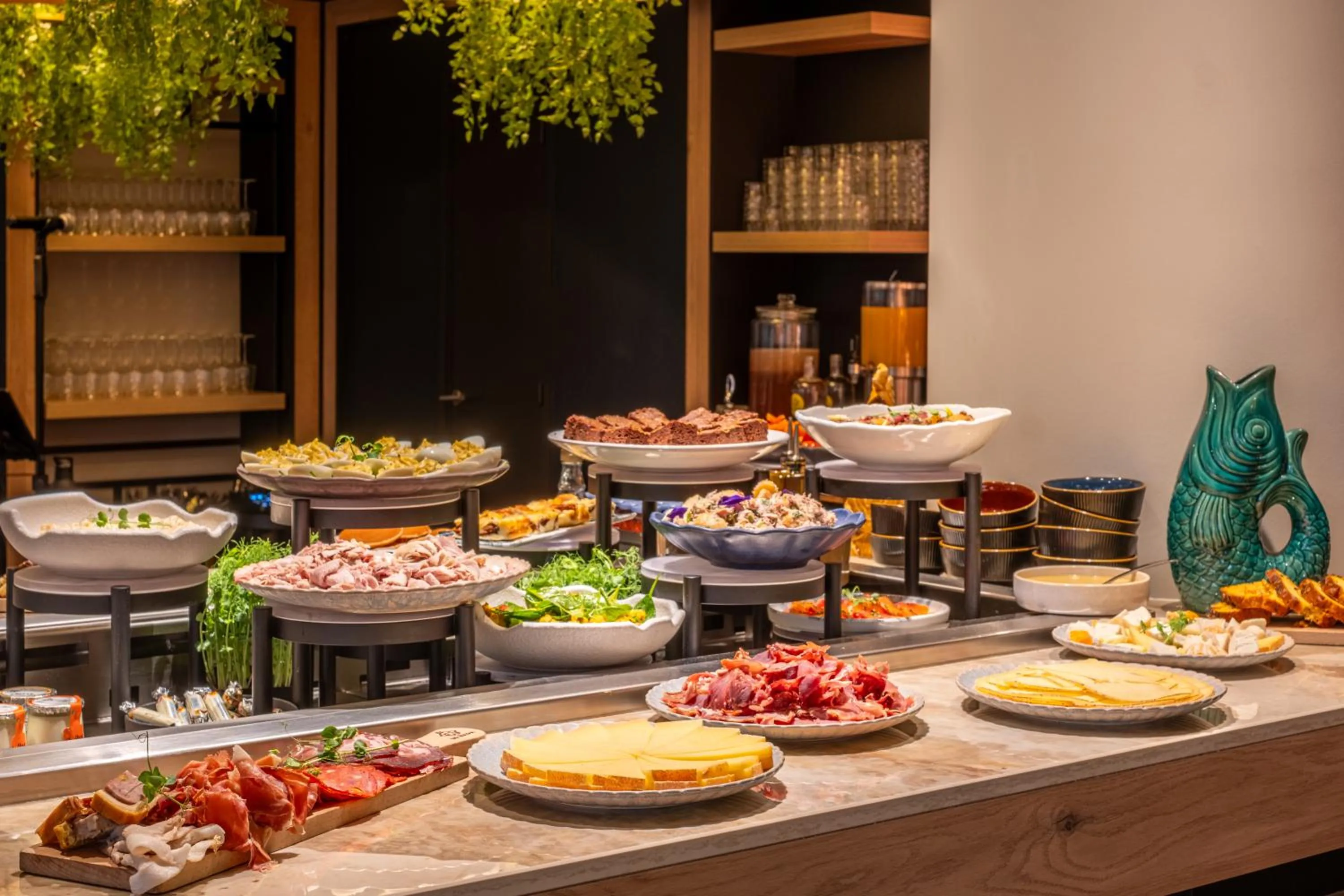 Restaurant/places to eat in FirstName Toulouse Résidence