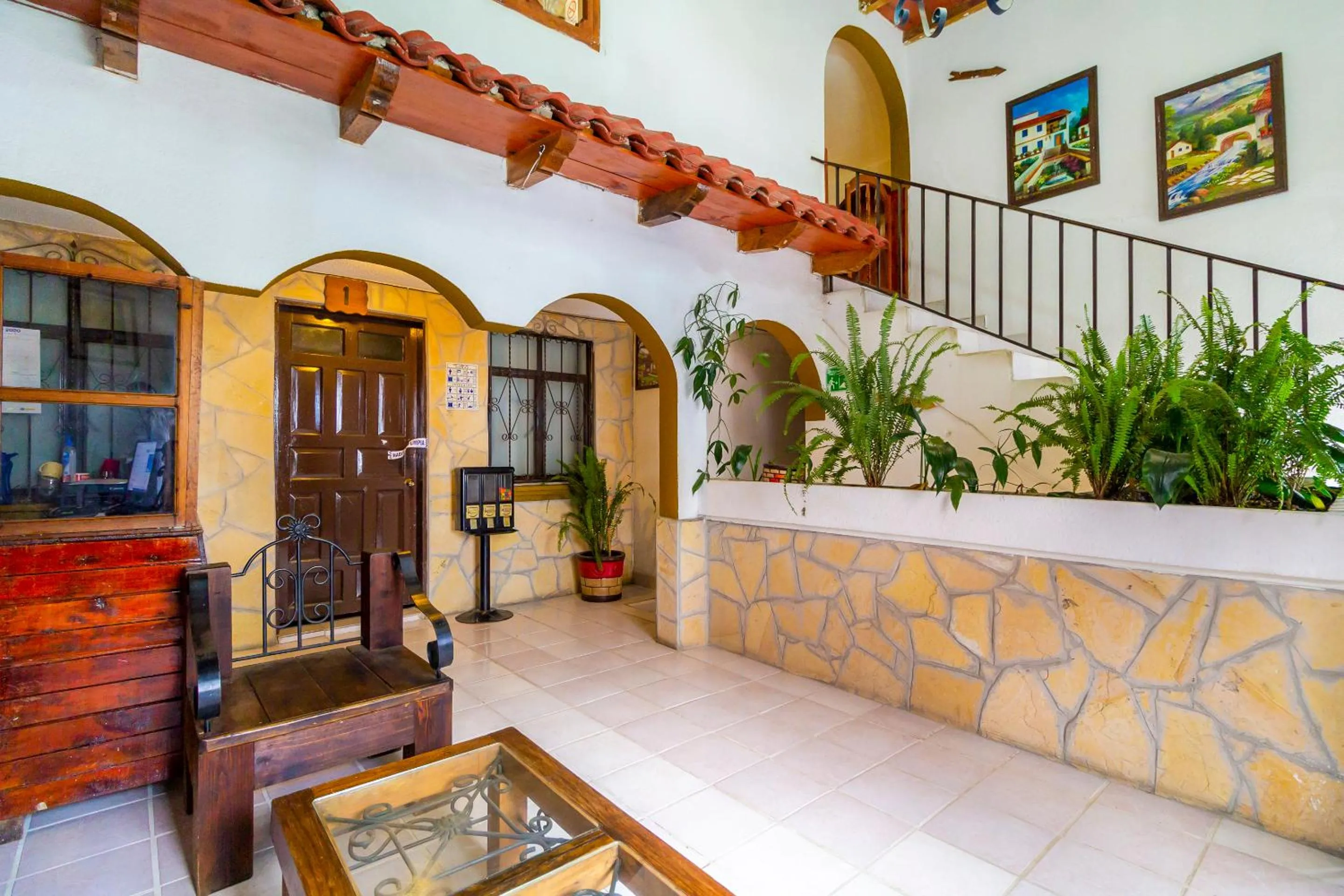 Lobby or reception in OYO Hotel Las Nubes,Mercado de Dulces y Artesanias Ambar