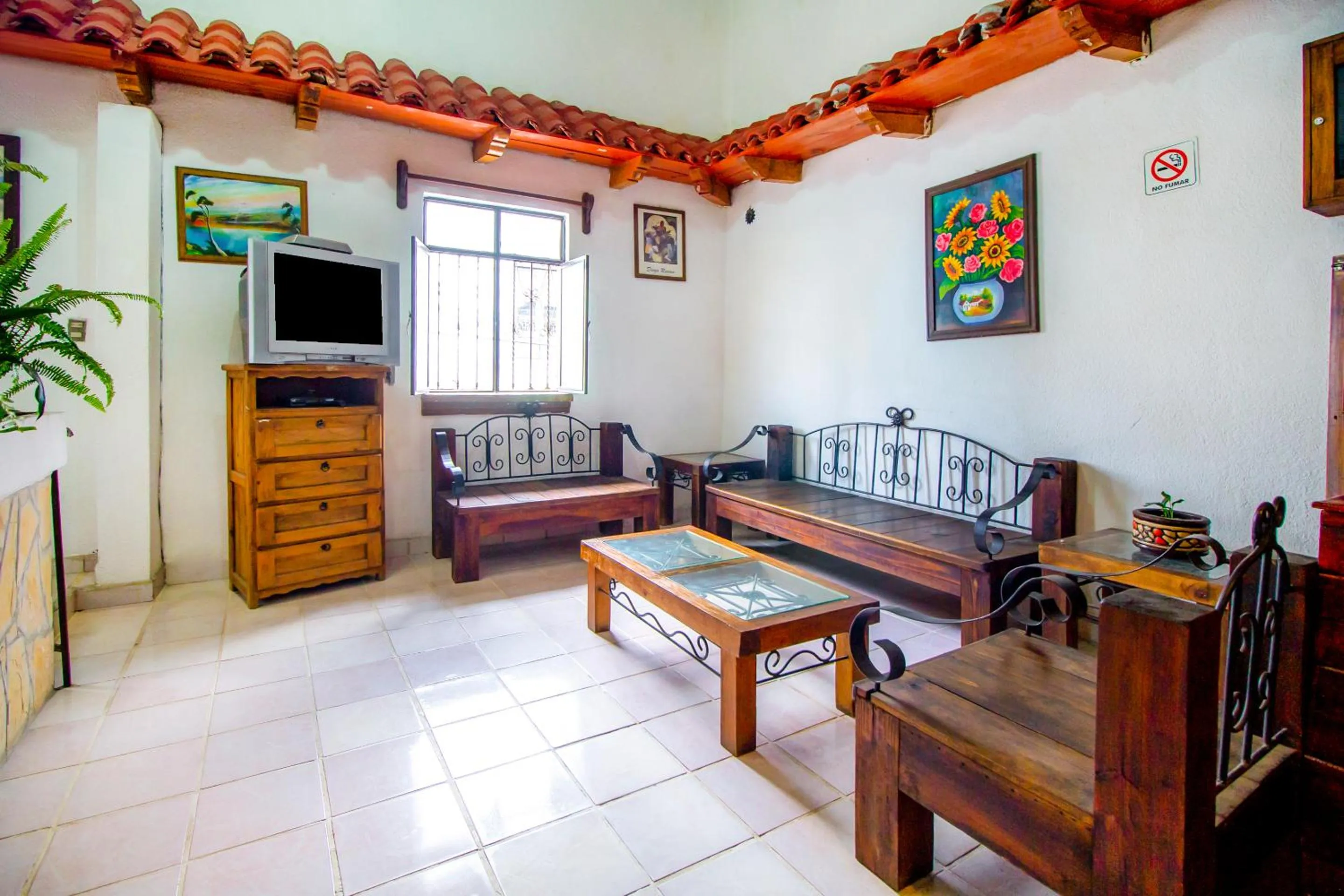 Lobby or reception in OYO Hotel Las Nubes,Mercado de Dulces y Artesanias Ambar