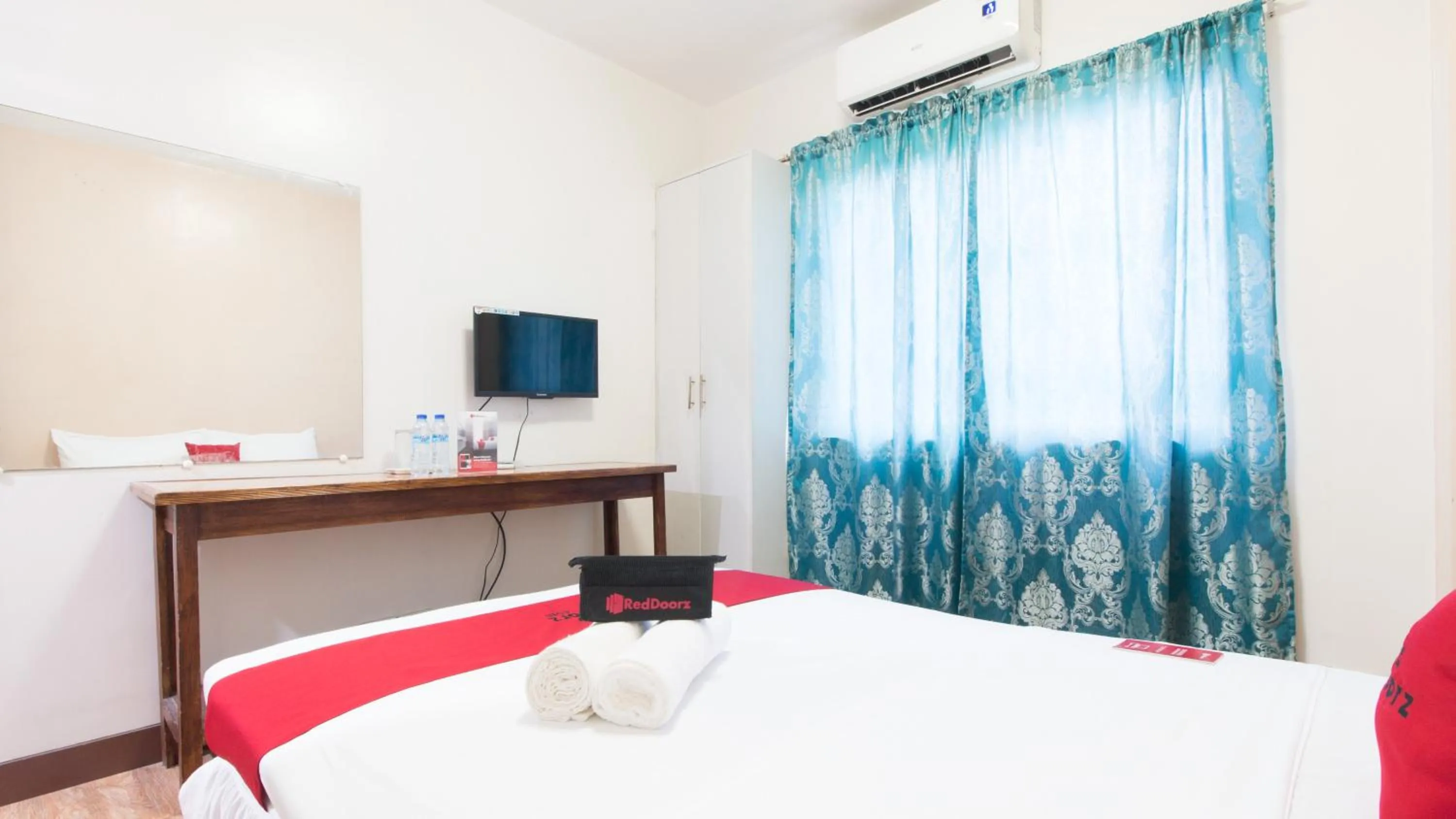 TV and multimedia, Bed in RedDoorz @ San Jose Tagbak Jaro Iloilo