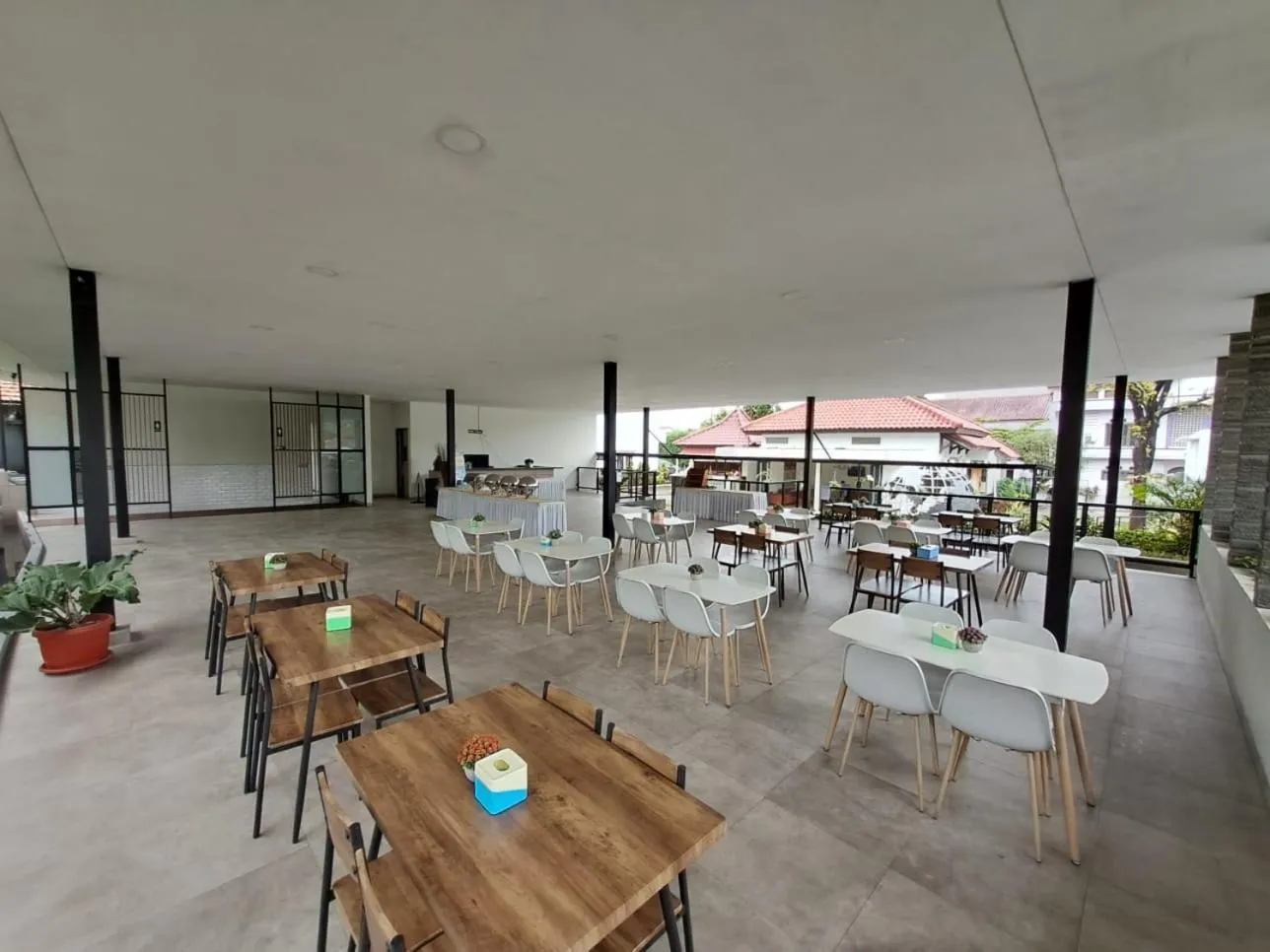 Restaurant/places to eat in HOTEL & WISMA BINTANG JADAYAT