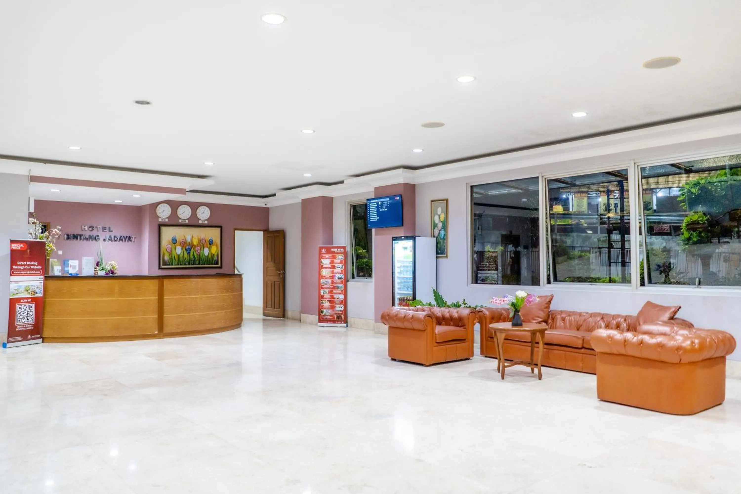 Lobby or reception in HOTEL & WISMA BINTANG JADAYAT