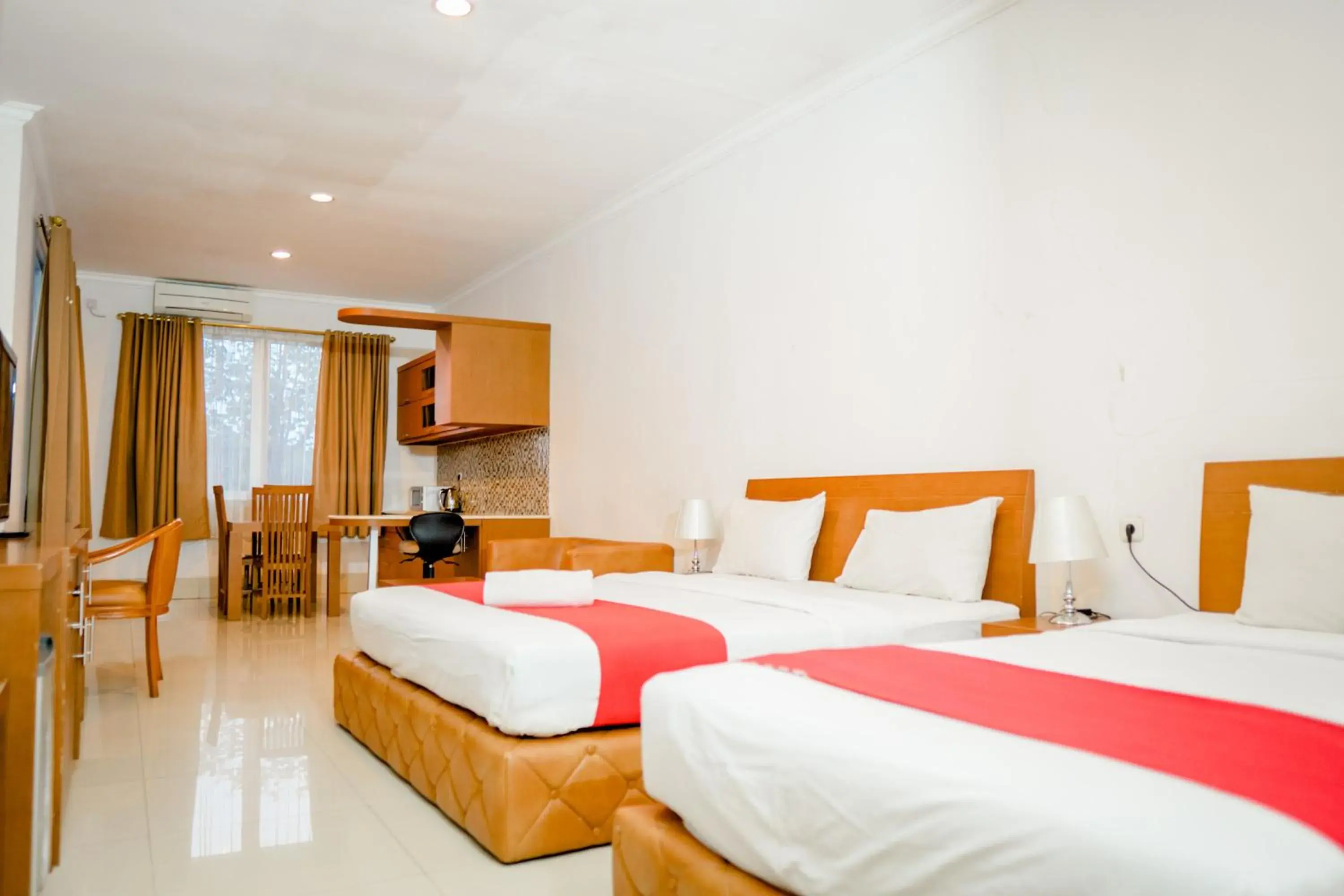 Family Room in HOTEL & WISMA BINTANG JADAYAT Family Room in HOTEL & WISMA BINTANG JADAYAT