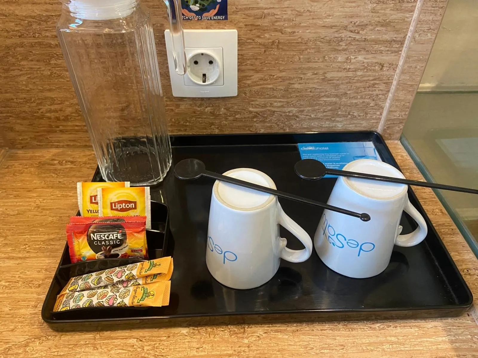 Coffee/tea facilities in Desatu Hotel