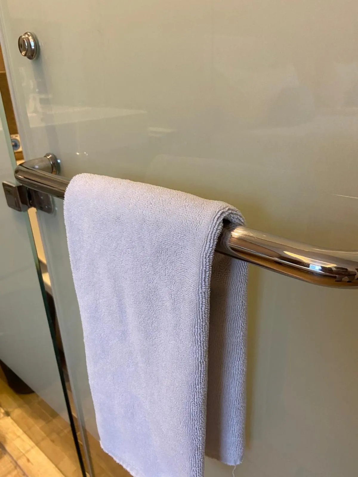 Bathroom in Desatu Hotel