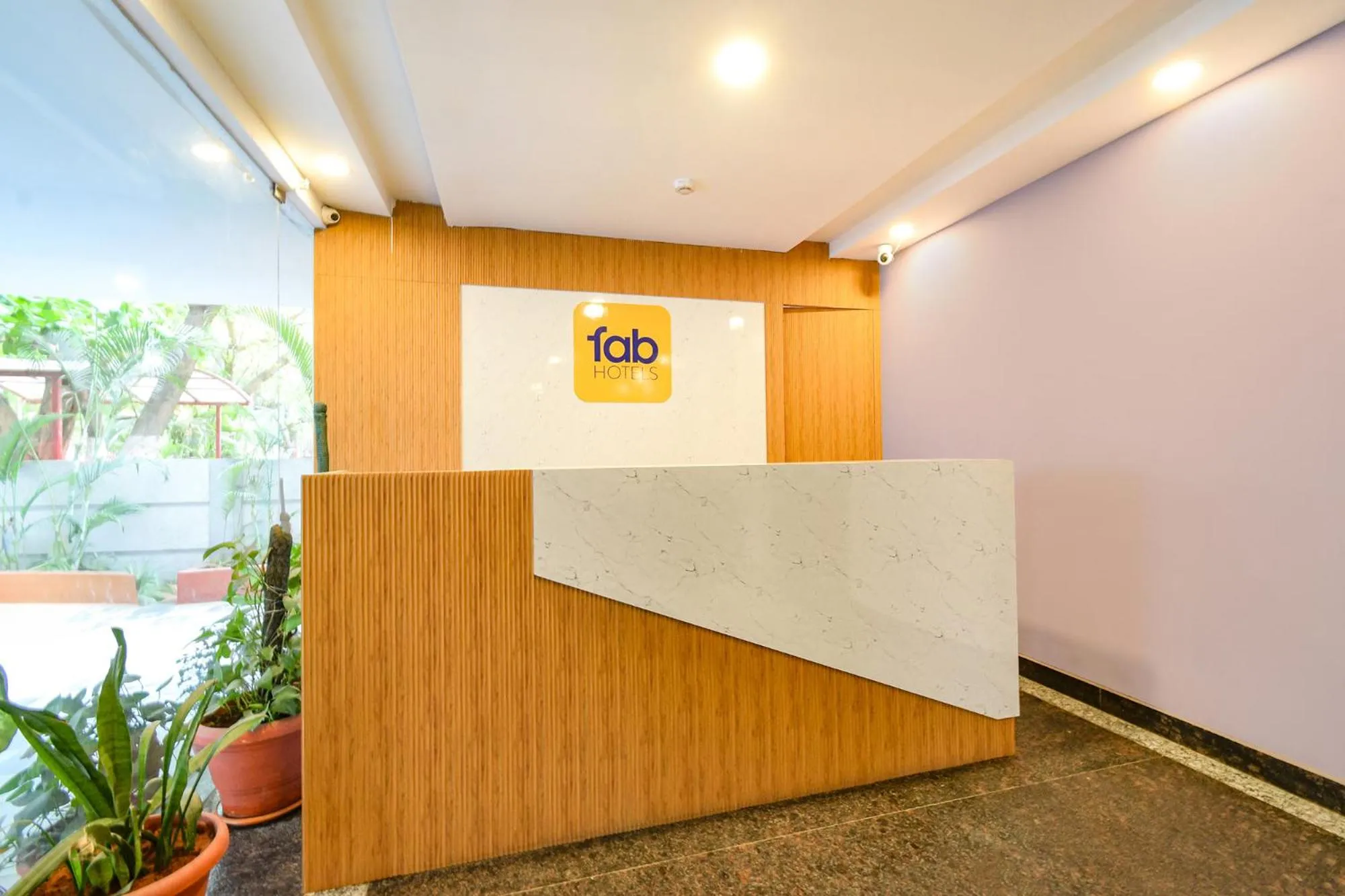 Lobby or reception in Fabhotel Cinco Primera Nr LV Prasad, Banjara Hills