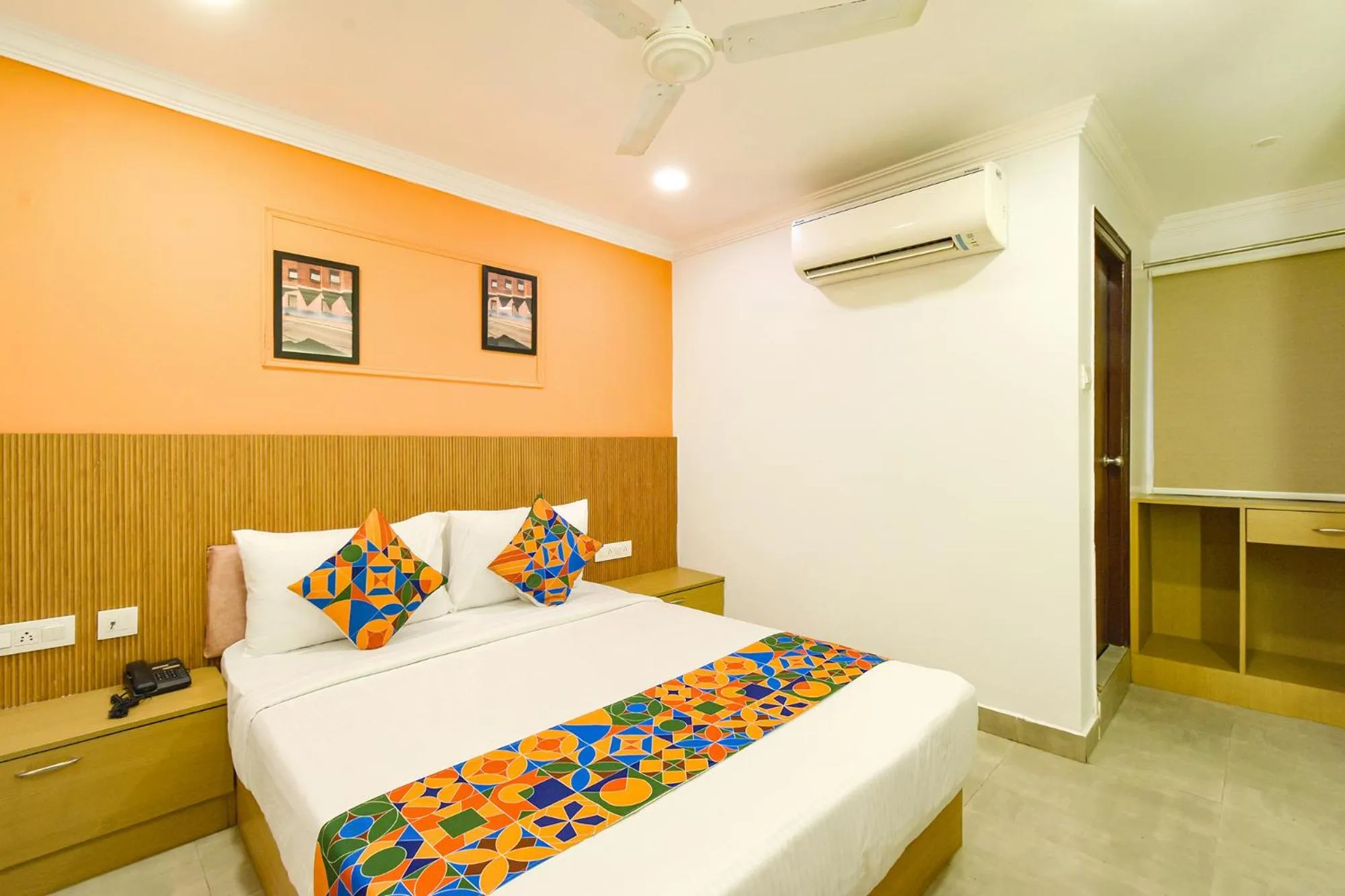 Bed in Fabhotel Cinco Primera Nr LV Prasad, Banjara Hills