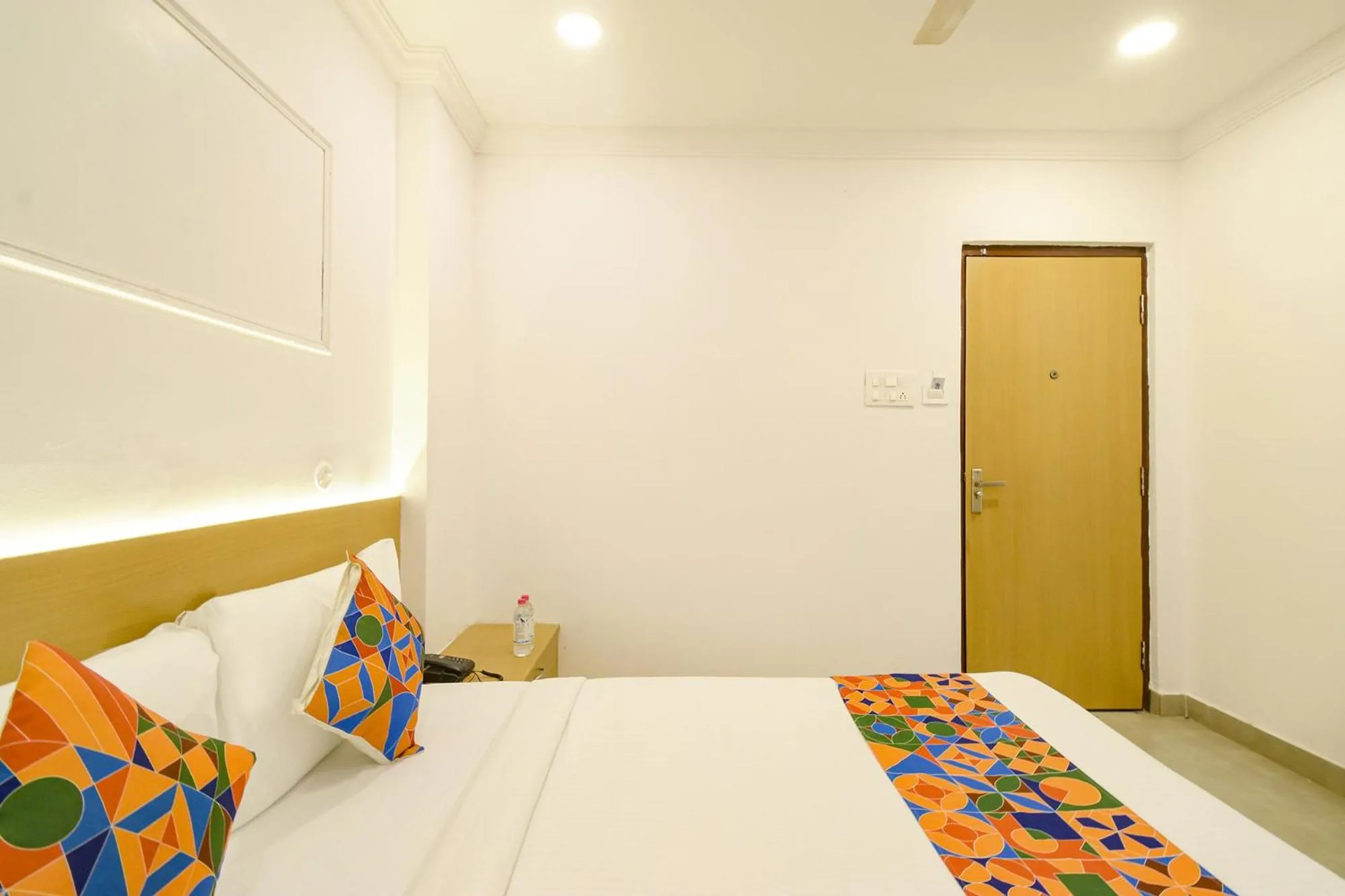 Bed in Fabhotel Cinco Primera Nr LV Prasad, Banjara Hills
