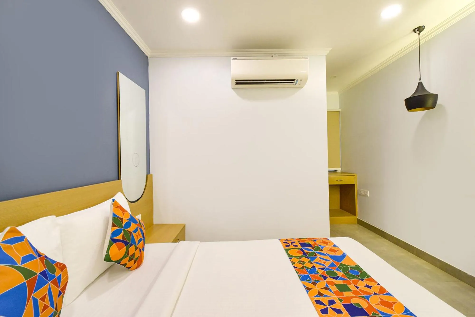 Bed in Fabhotel Cinco Primera Nr LV Prasad, Banjara Hills