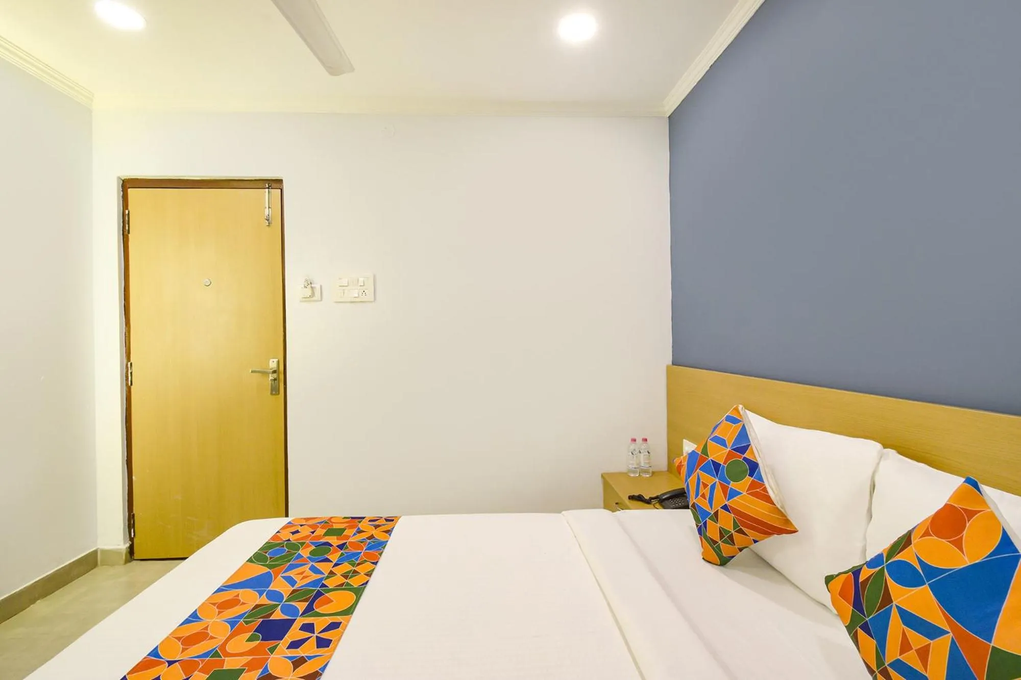 Bed in Fabhotel Cinco Primera Nr LV Prasad, Banjara Hills