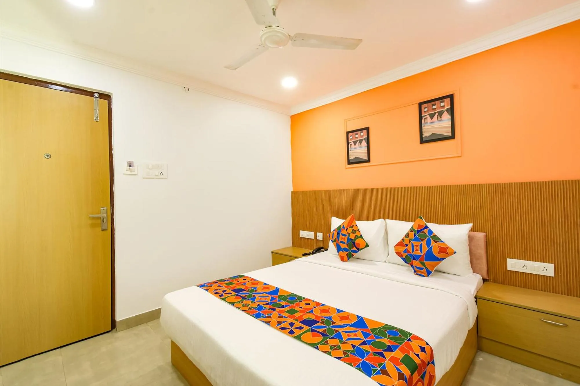 Bed in Fabhotel Cinco Primera Nr LV Prasad, Banjara Hills