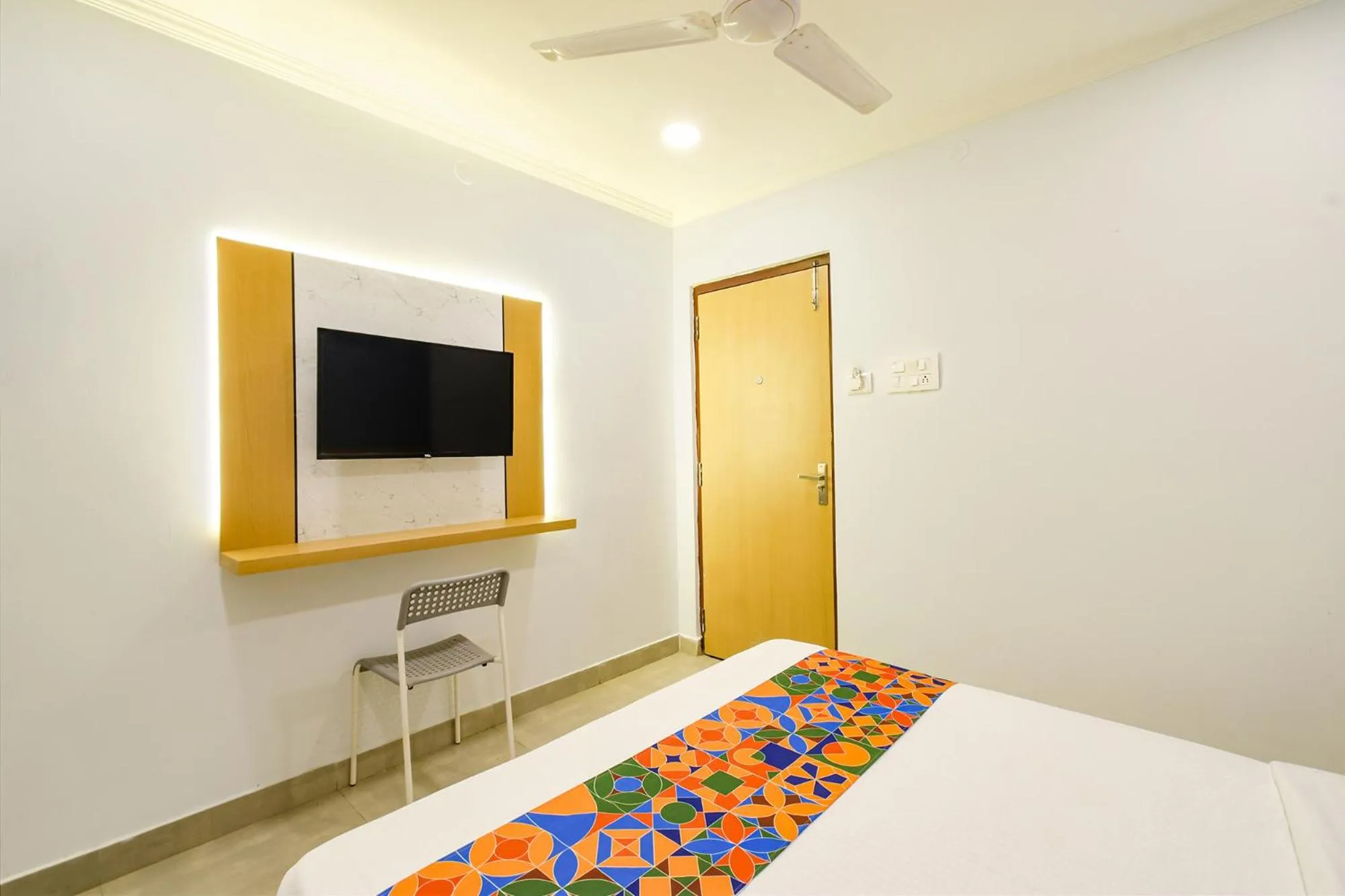 Bed in Fabhotel Cinco Primera Nr LV Prasad, Banjara Hills