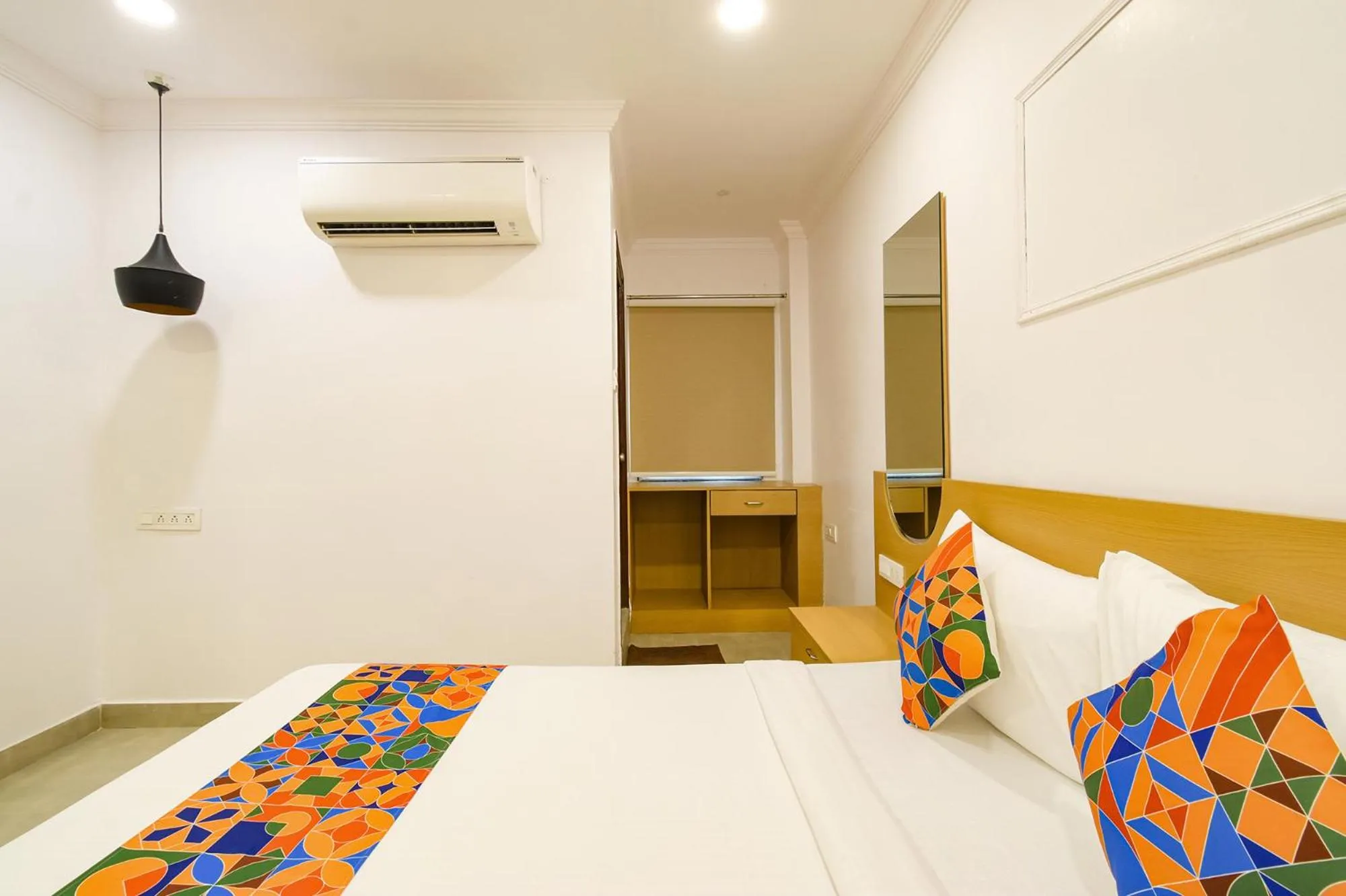 Bed in Fabhotel Cinco Primera Nr LV Prasad, Banjara Hills