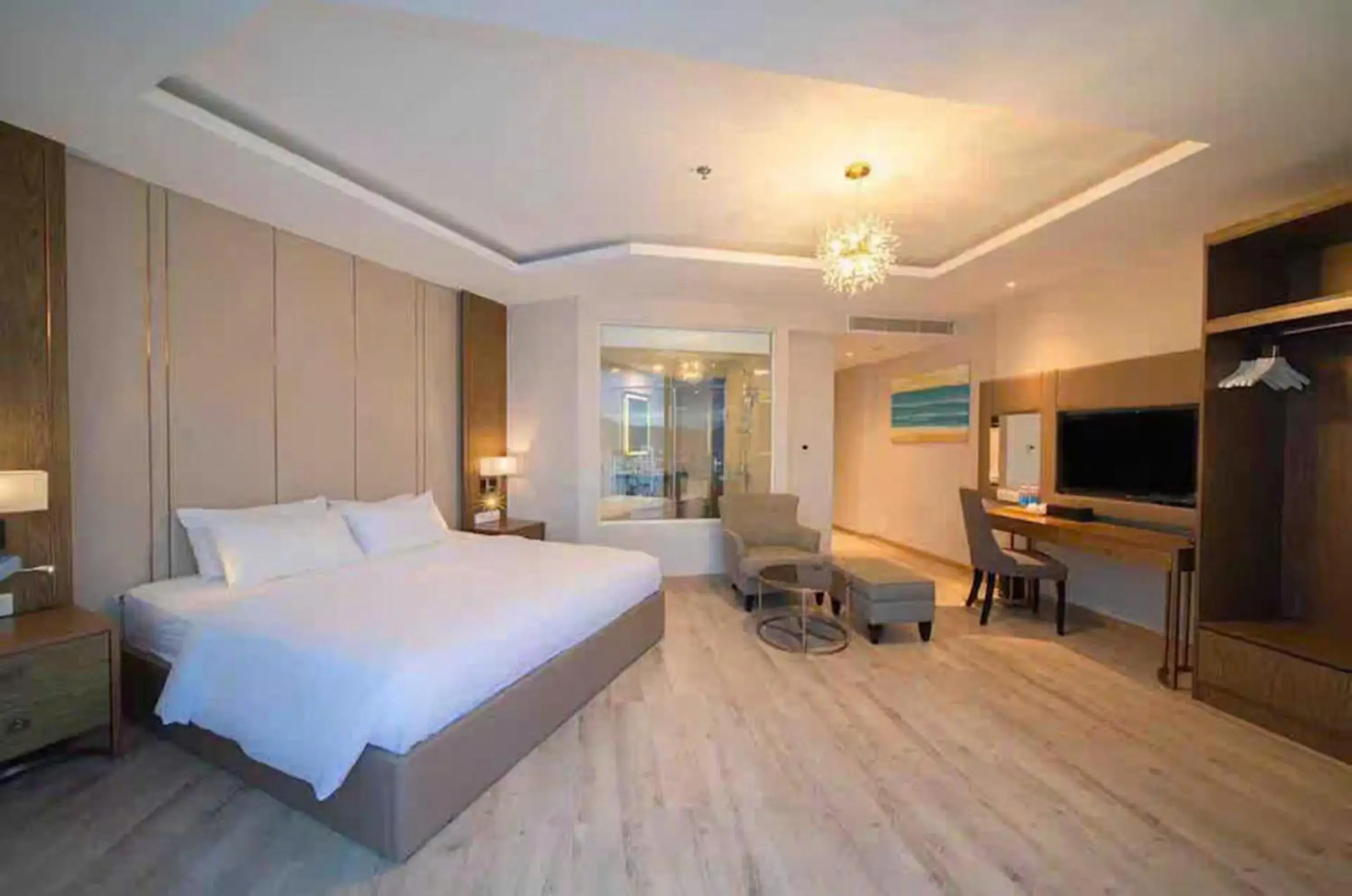 Suite with Spa Bath in Handy Panorama Nha Trang Condotel Suite with Spa Bath in Handy Panorama Nha Trang Condotel