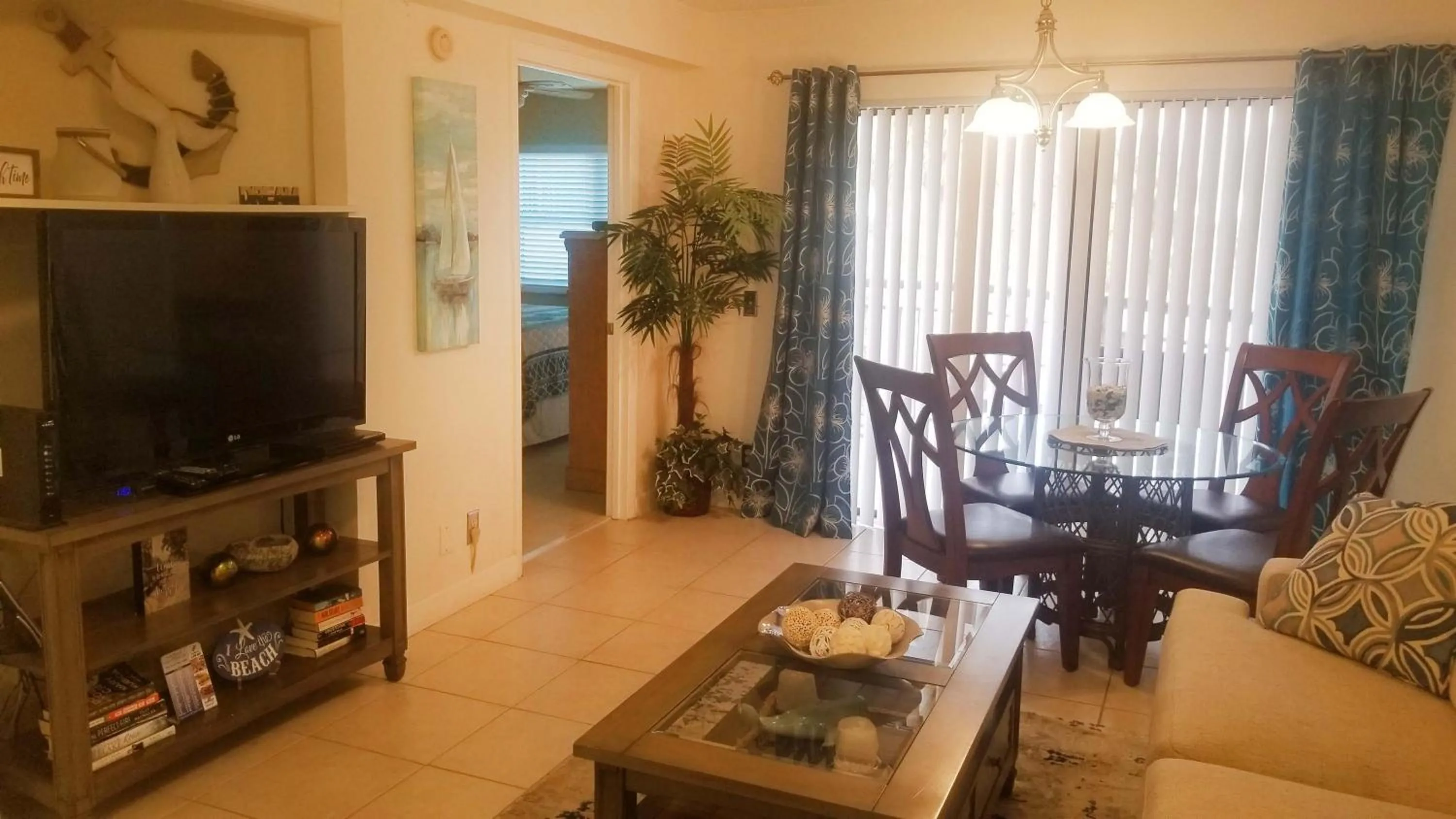 TV and multimedia in Gulf Strand Resort by Travel Resort Services