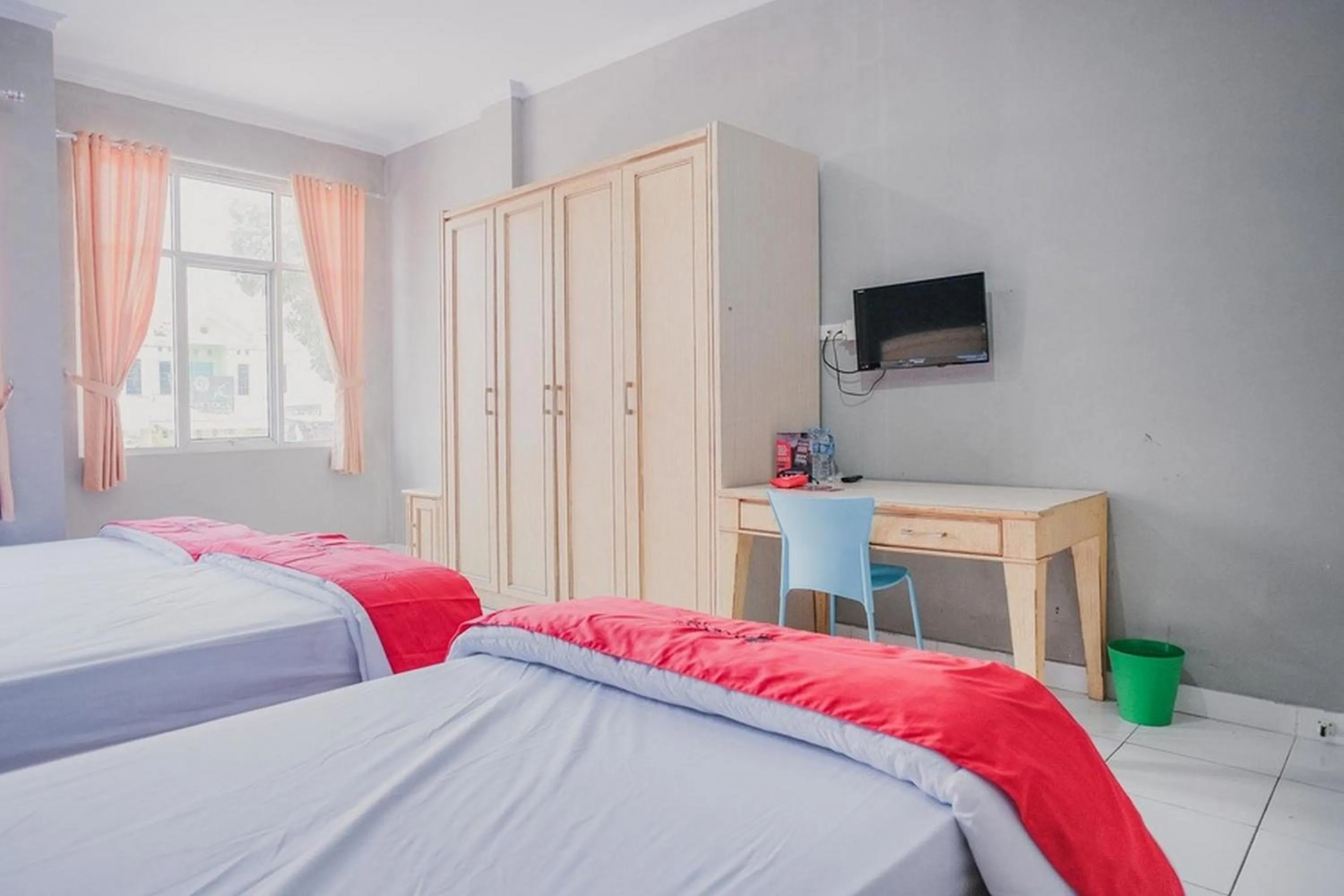 Bed in RedDoorz @ Jalan Hayam Wuruk Lampung 2