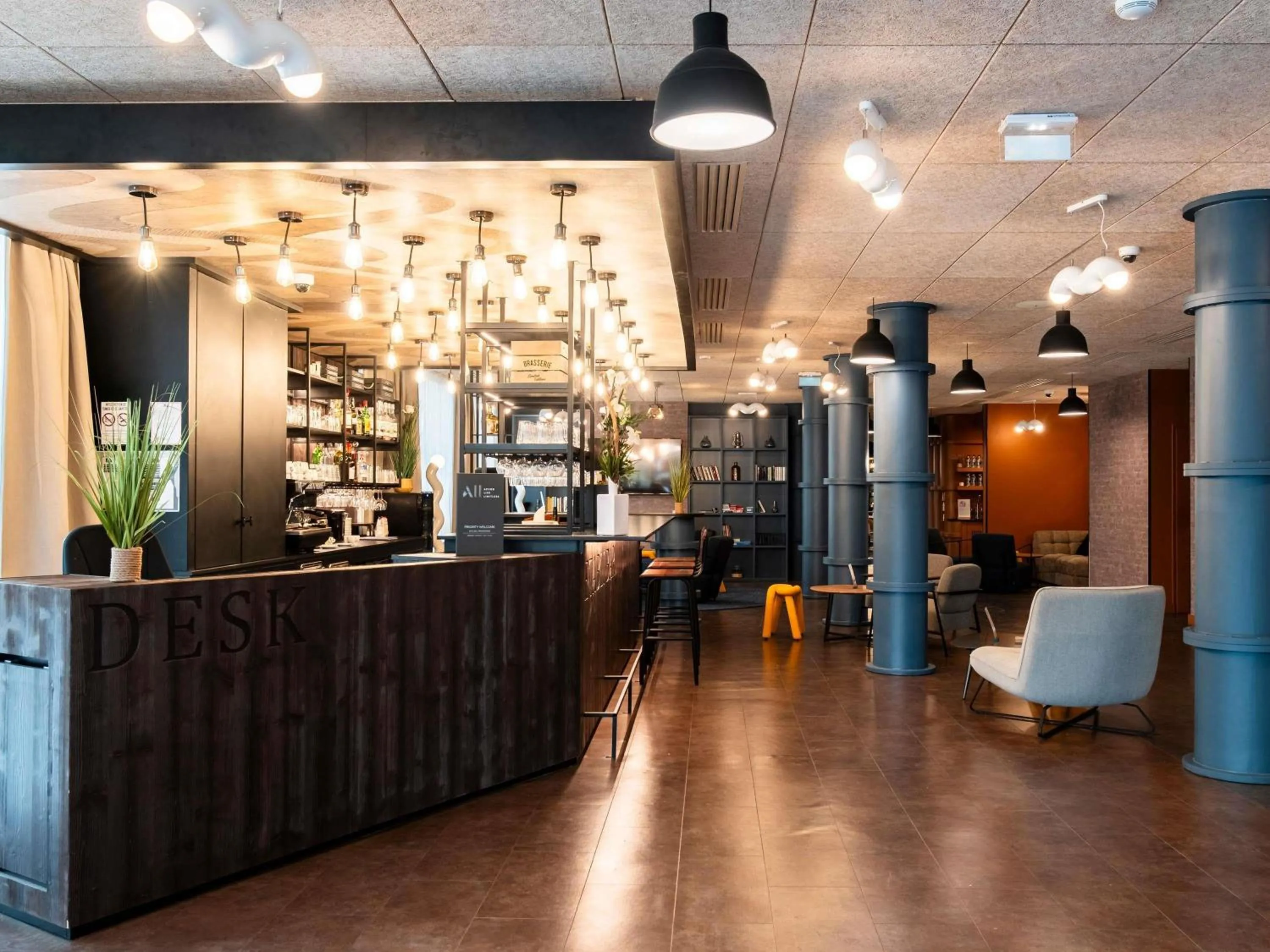 Lobby or reception in Ibis Styles Lyon Villeurbanne Parc de la Tête d'Or