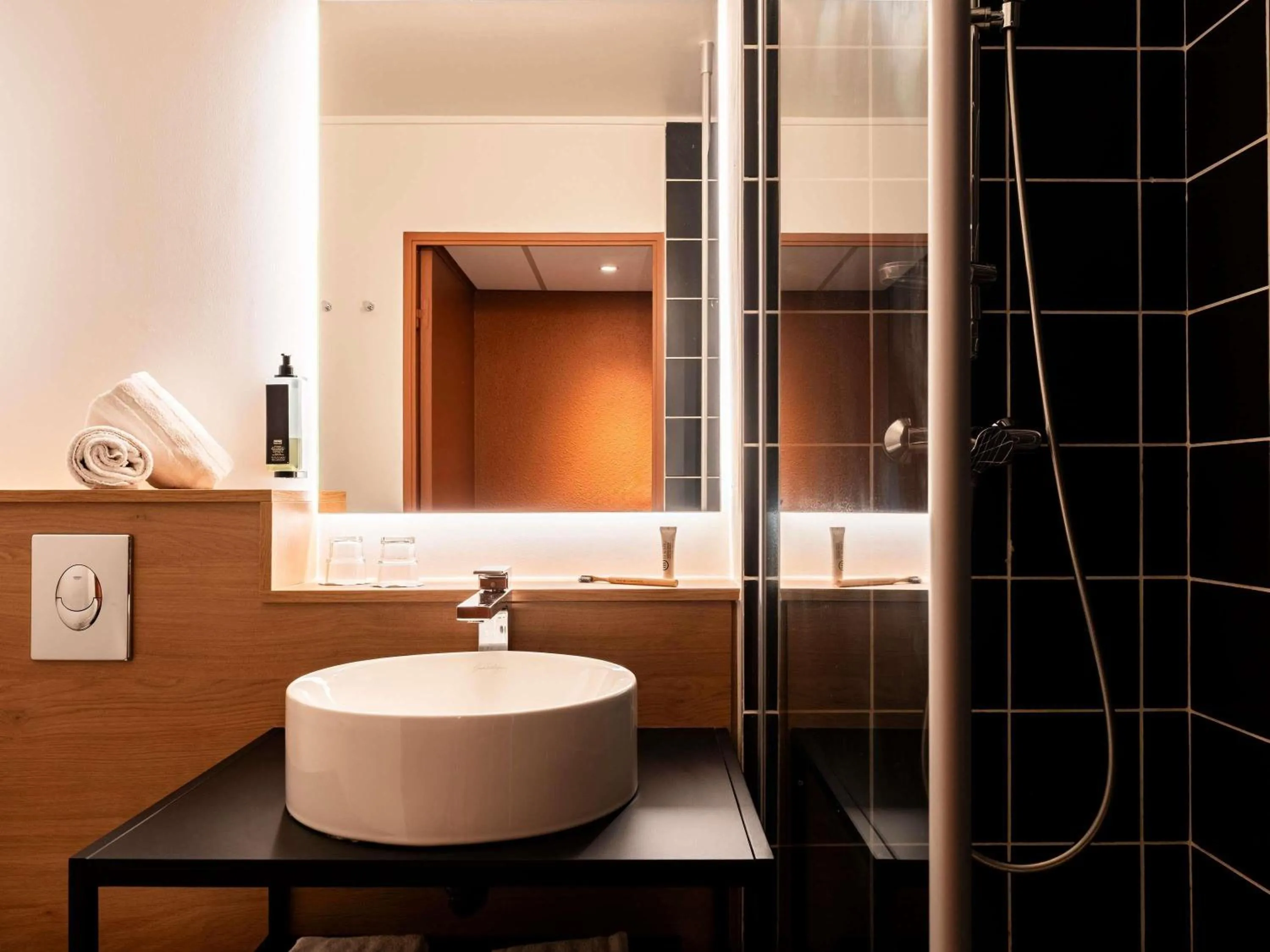 Bedroom in Ibis Styles Lyon Villeurbanne Parc de la Tête d'Or