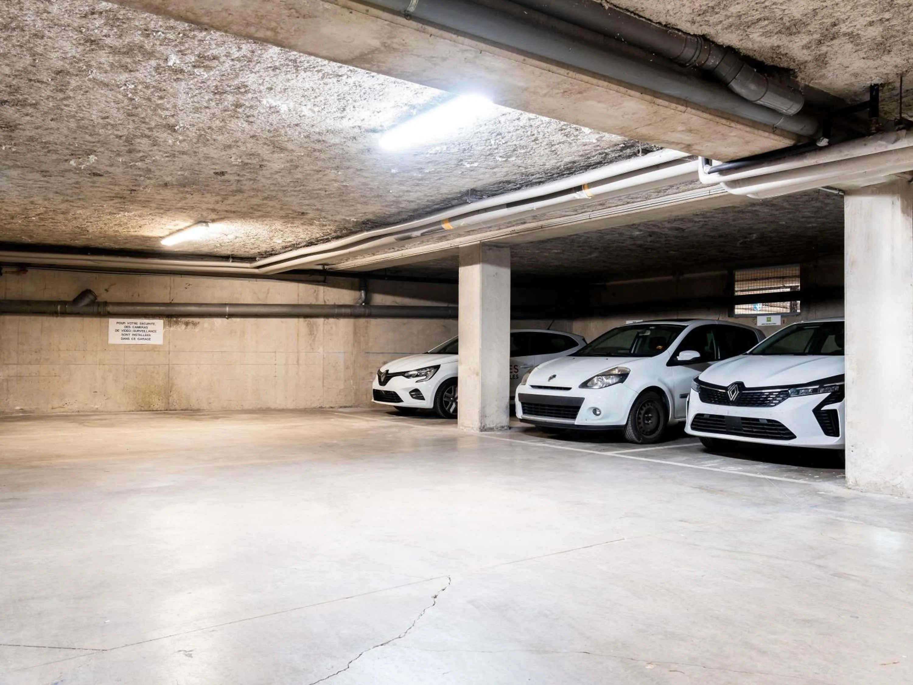 Parking in Ibis Styles Lyon Villeurbanne Parc de la Tête d'Or