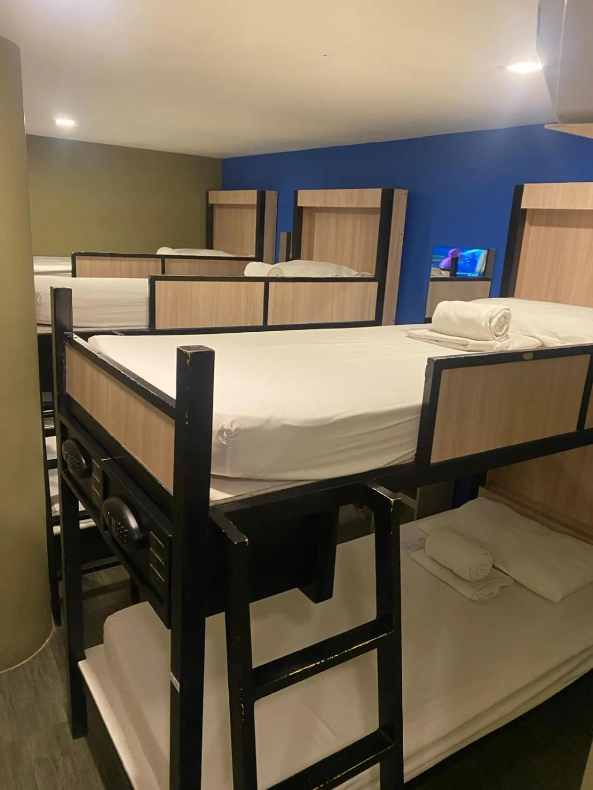 Bed in Felicity Island Hotel