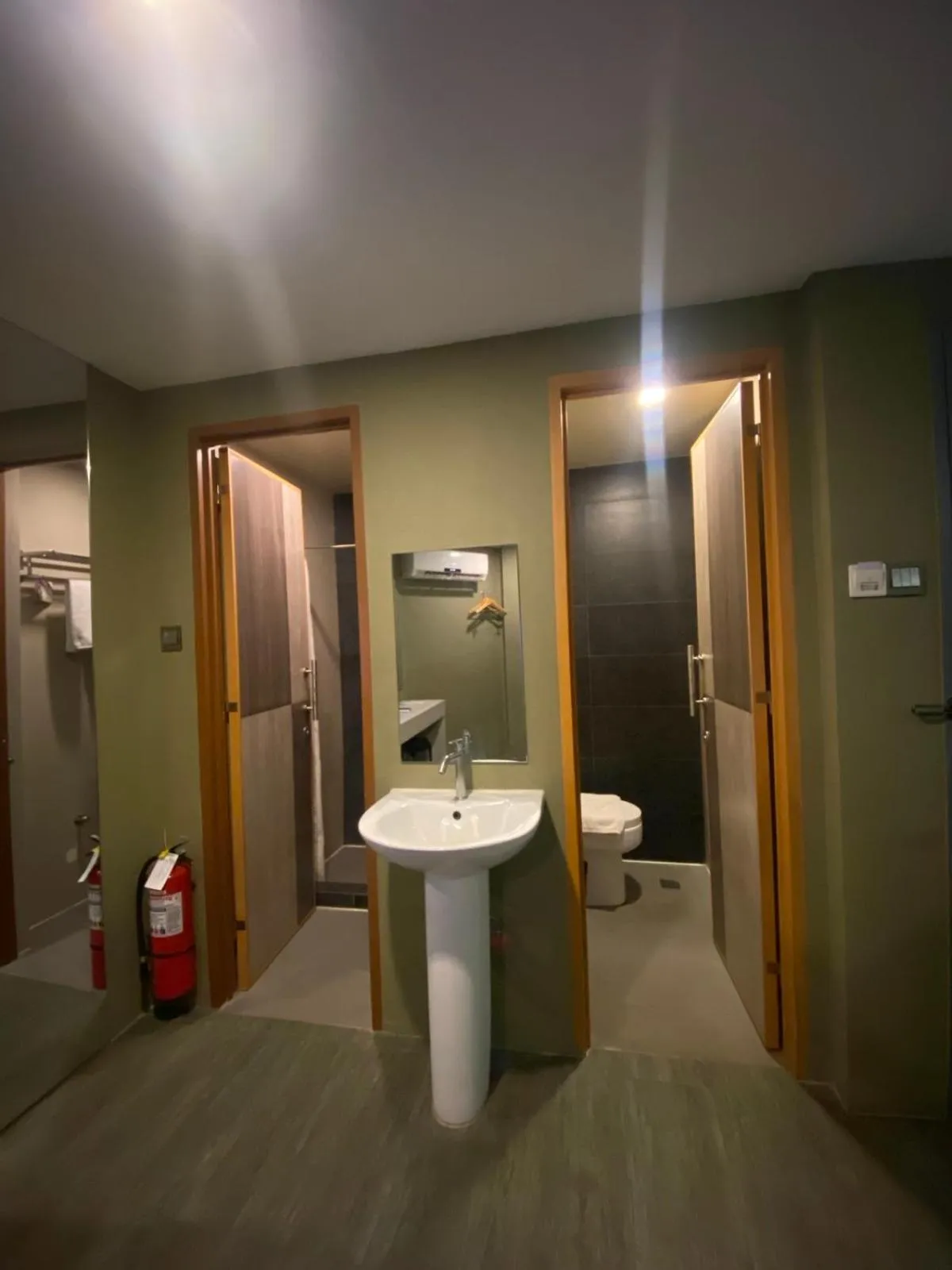 Shower in Felicity Island Hotel