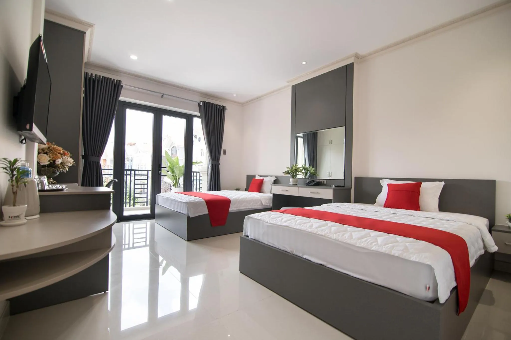 Photo of the whole room, Bed in Bin Bin Hotel 7 - Near TON DUC THANG University