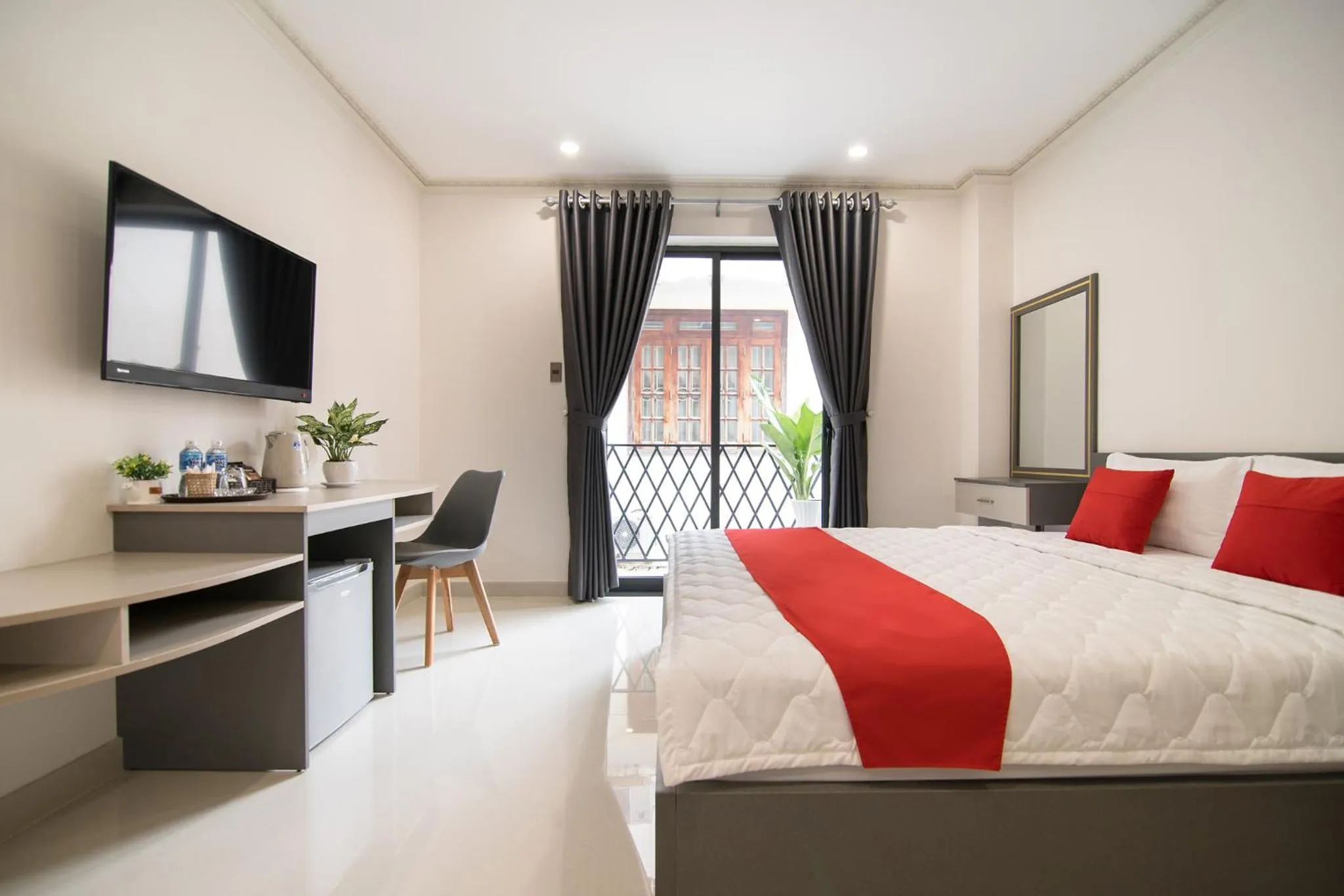 Photo of the whole room, Bed in Bin Bin Hotel 7 - Near TON DUC THANG University