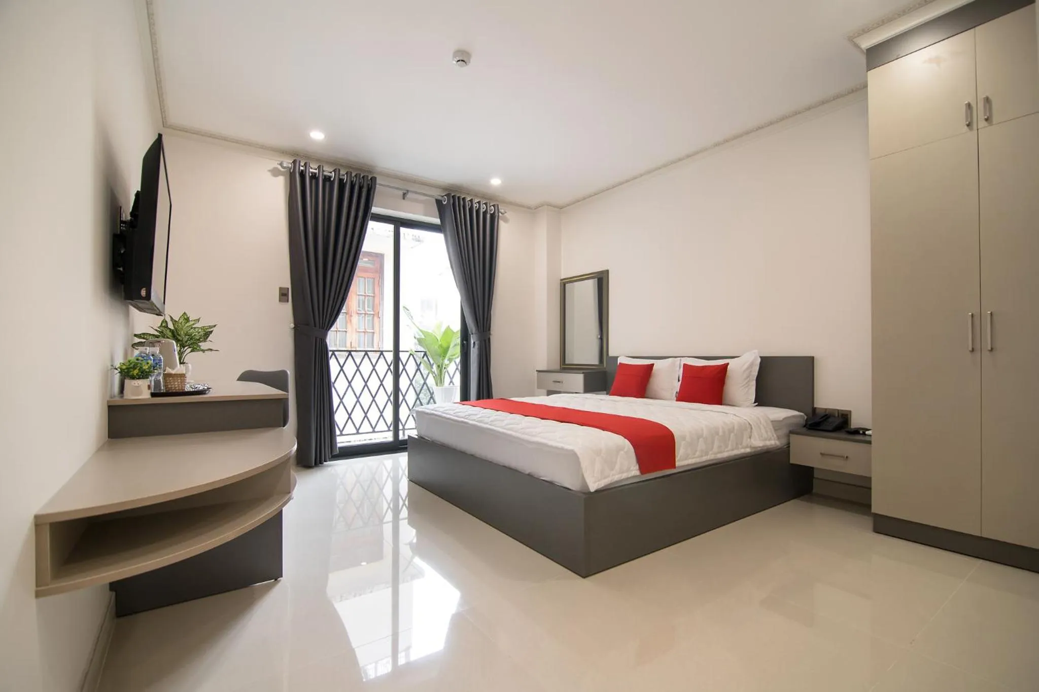 Photo of the whole room, Bed in Bin Bin Hotel 7 - Near TON DUC THANG University